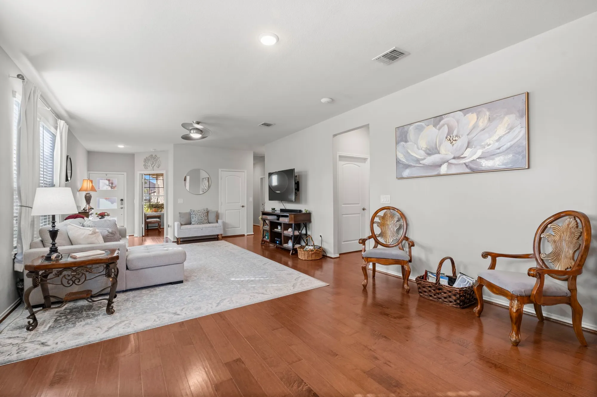 Property Slideshow image 11 of 38 | 406 thistle thorn dr, The Woodlands, TX, 77382