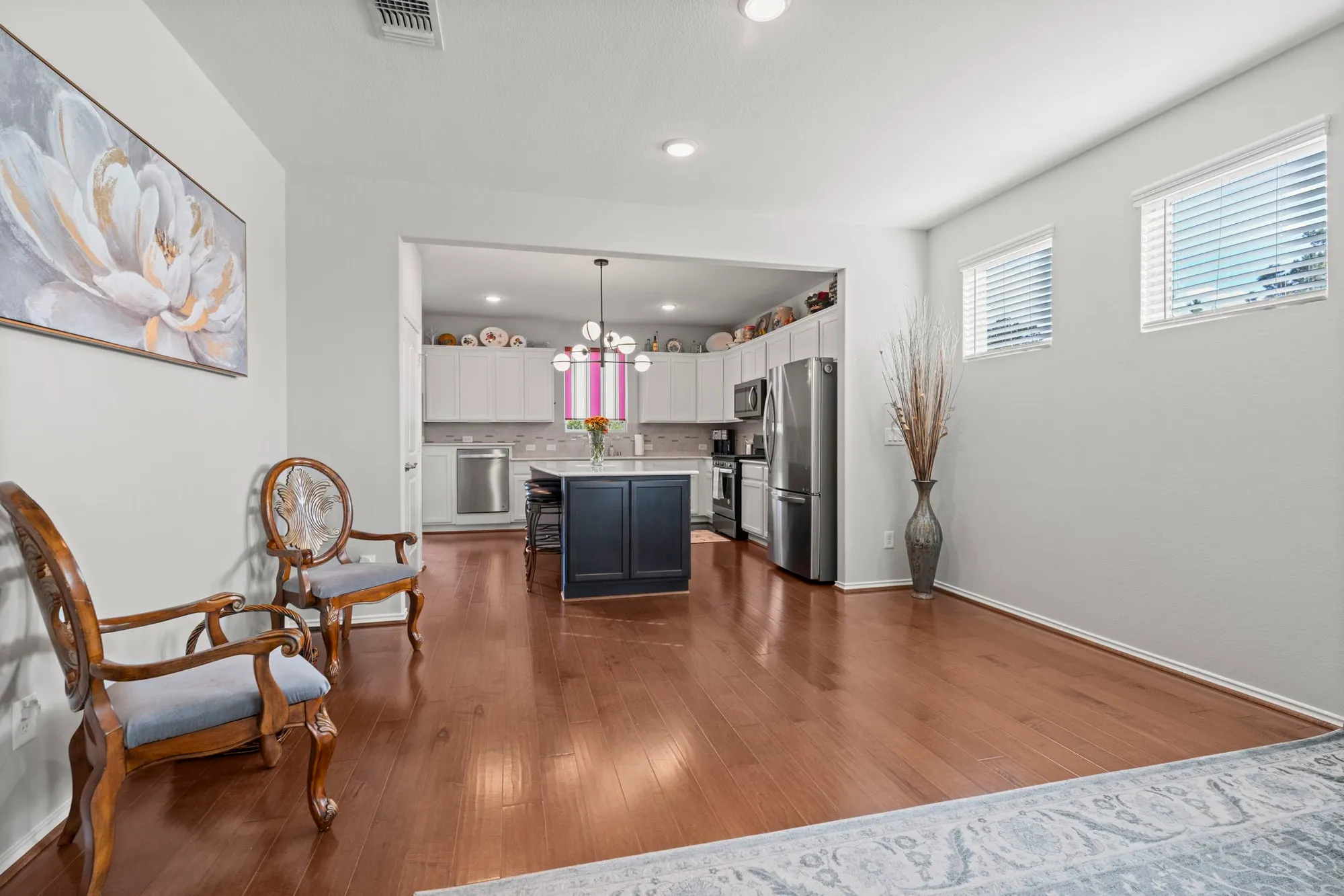 Property Slideshow image 12 of 38 | 406 thistle thorn dr, The Woodlands, TX, 77382