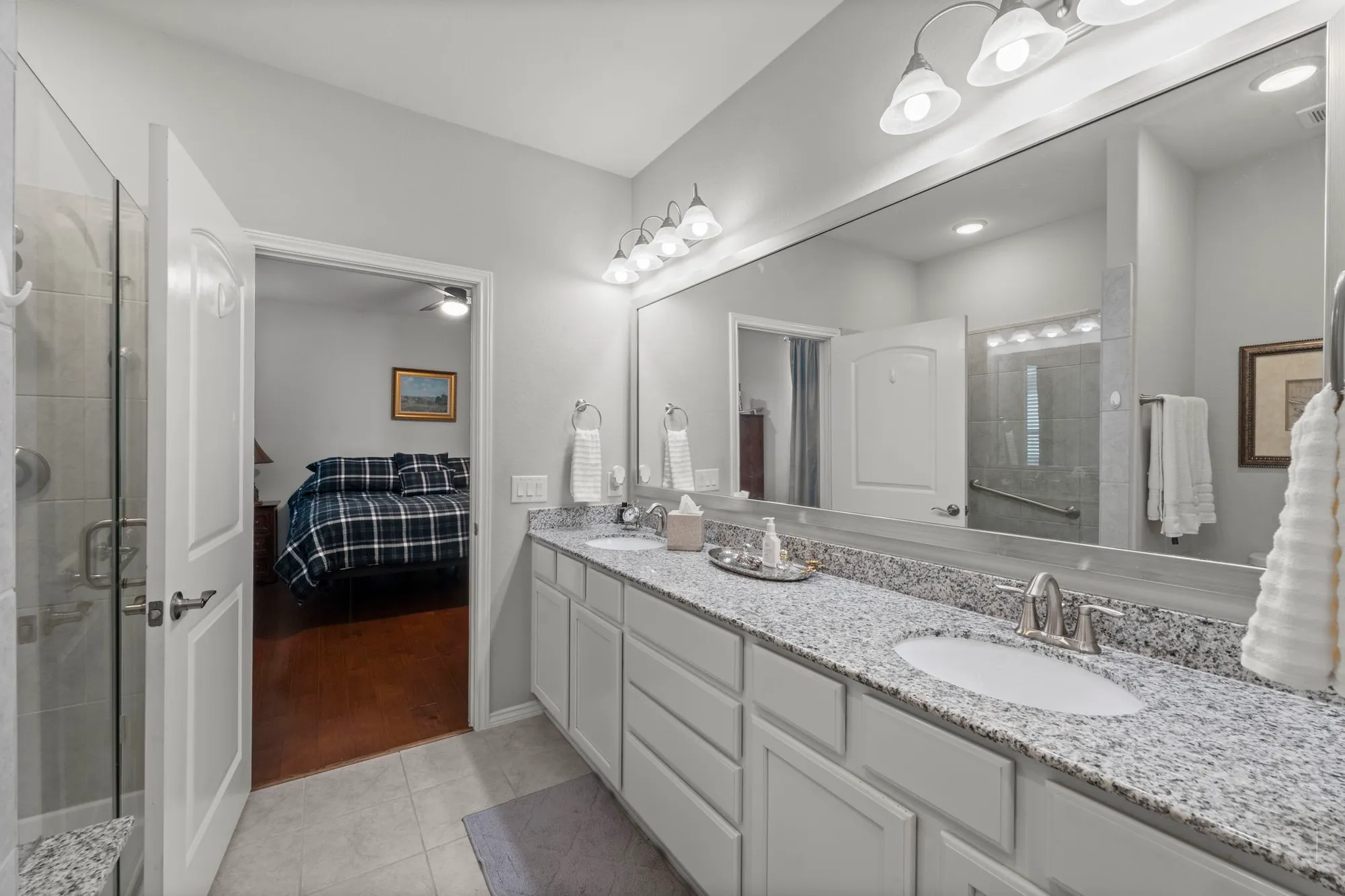 Property Slideshow image 26 of 38 | 406 thistle thorn dr, The Woodlands, TX, 77382