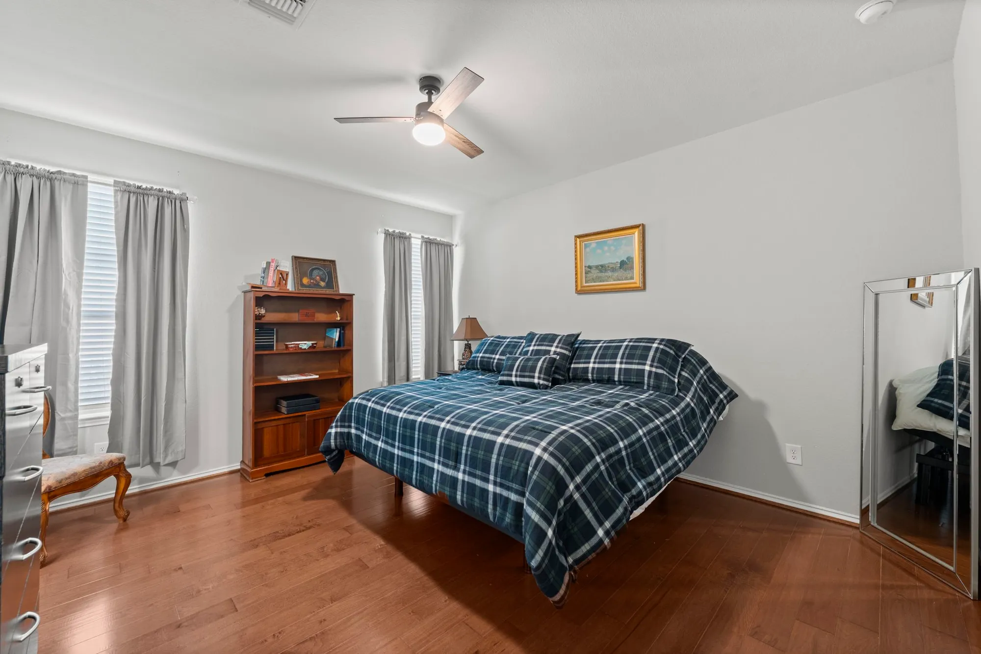 Property Slideshow image 22 of 38 | 406 thistle thorn dr, The Woodlands, TX, 77382