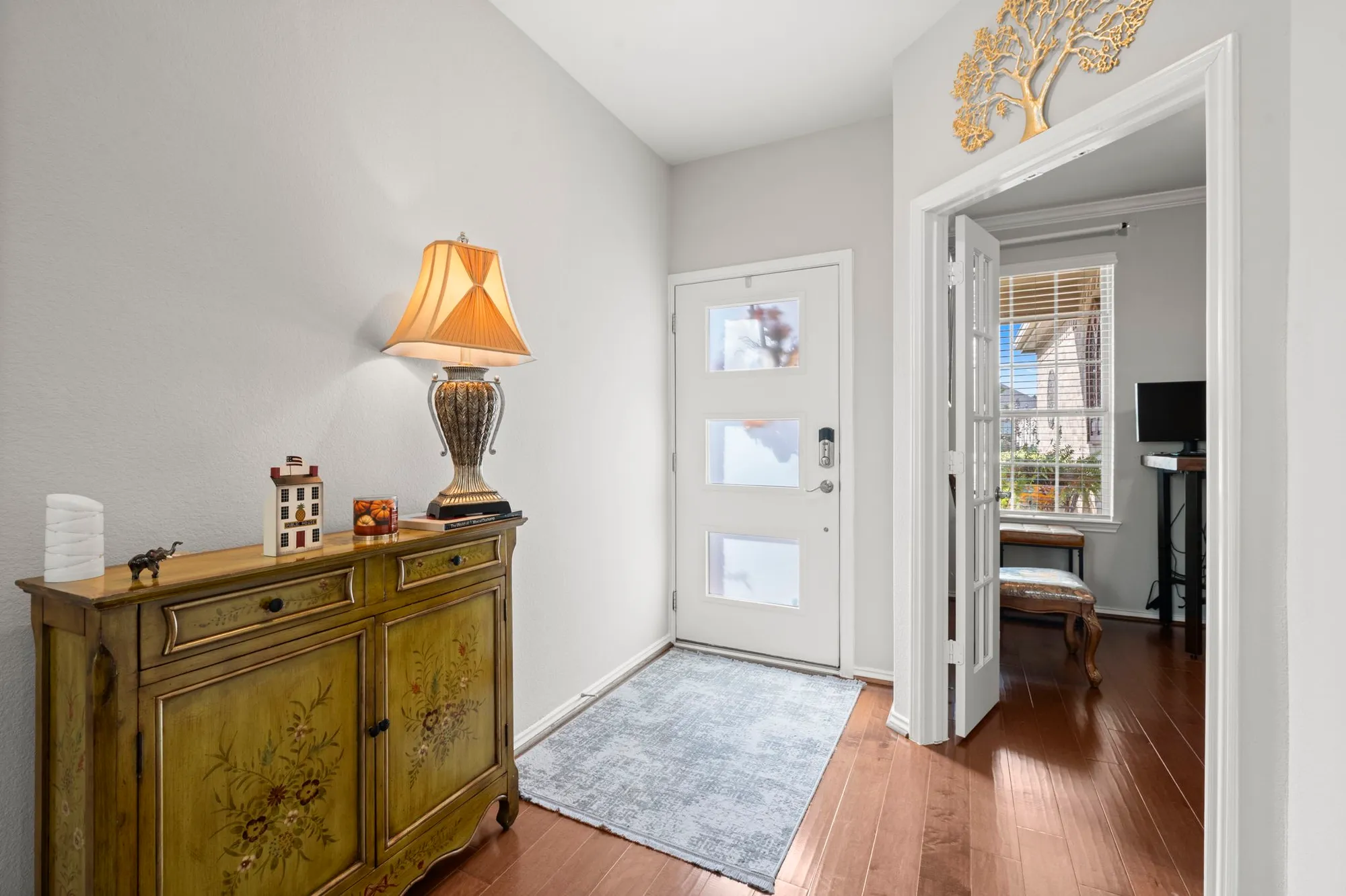 Property Slideshow image 5 of 38 | 406 thistle thorn dr, The Woodlands, TX, 77382