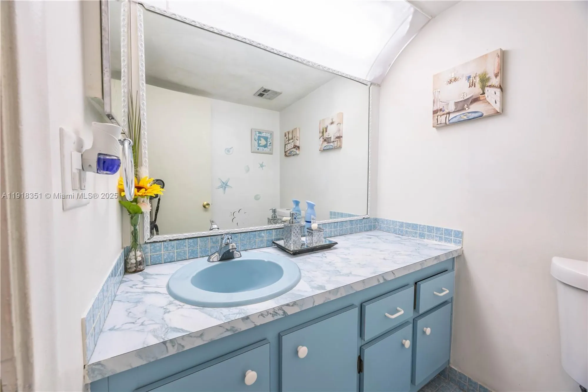 Property Slideshow image 14 of 31 | 4751 nw 21st st 210, Lauderhill, FL, 33313