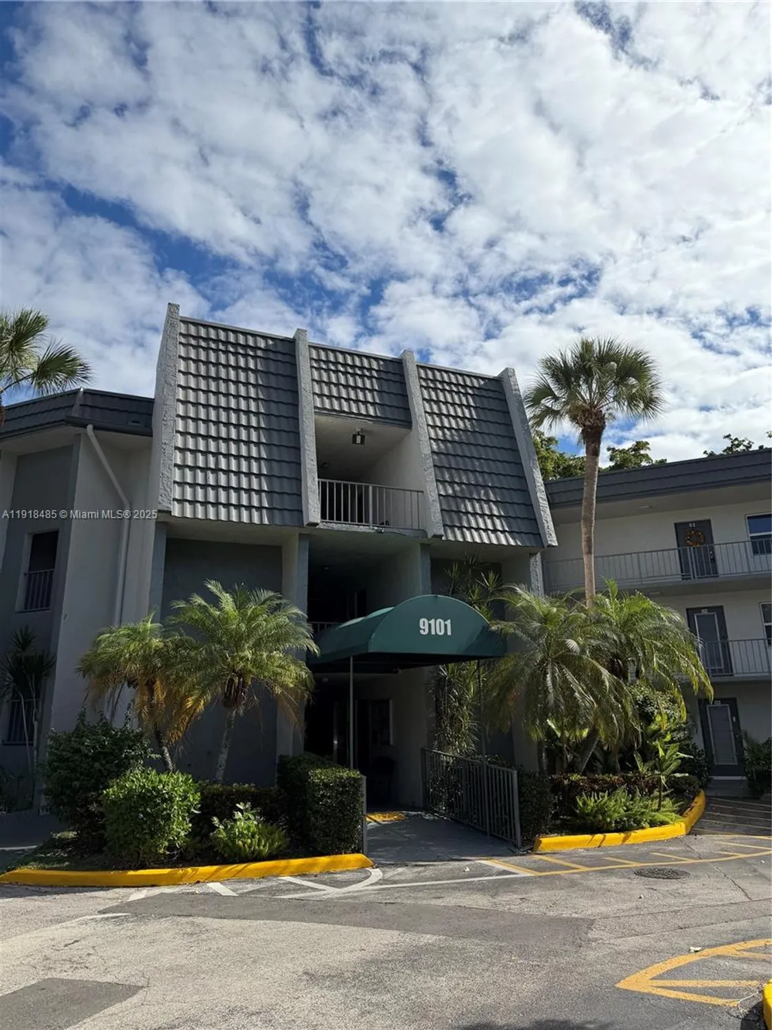 Property Slideshow image 26 of 34 | 9101 lime bay blvd 302, Tamarac, FL, 33321