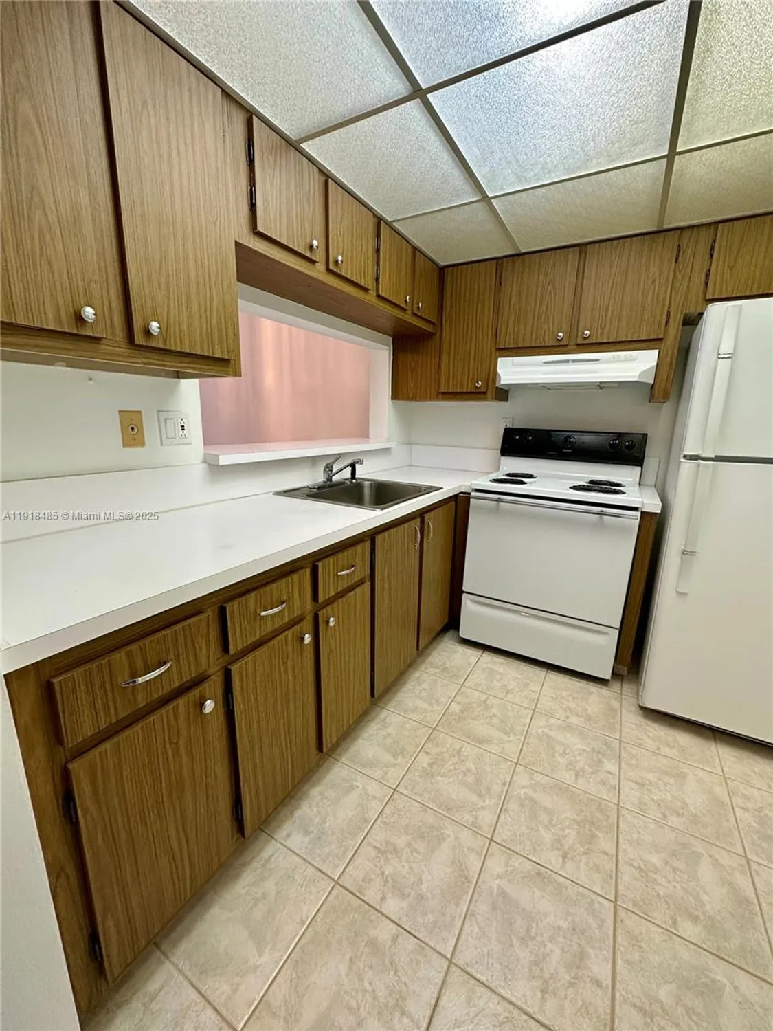 Property Slideshow image 4 of 34 | 9101 lime bay blvd 302, Tamarac, FL, 33321