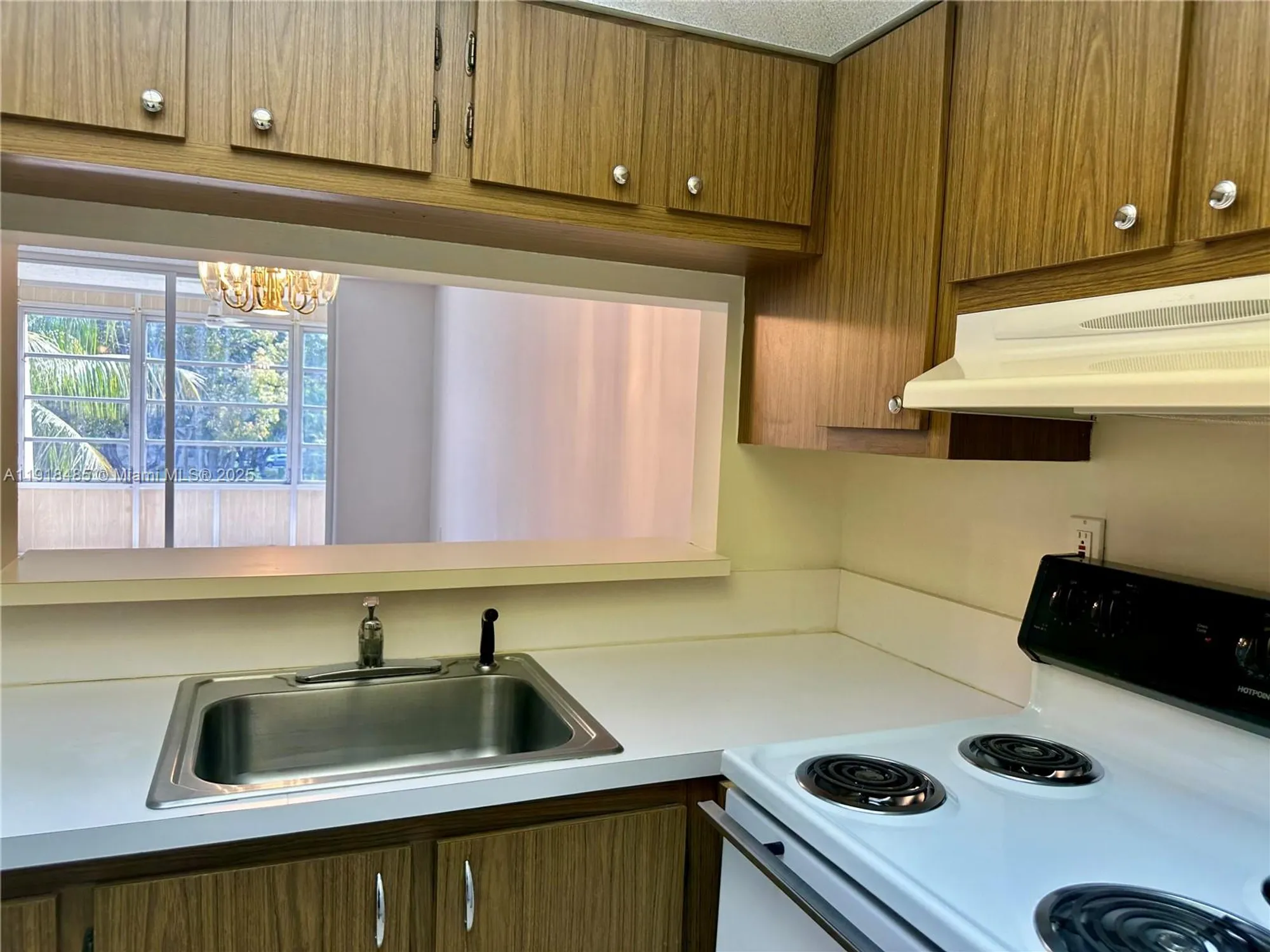 Property Slideshow image 5 of 34 | 9101 lime bay blvd 302, Tamarac, FL, 33321