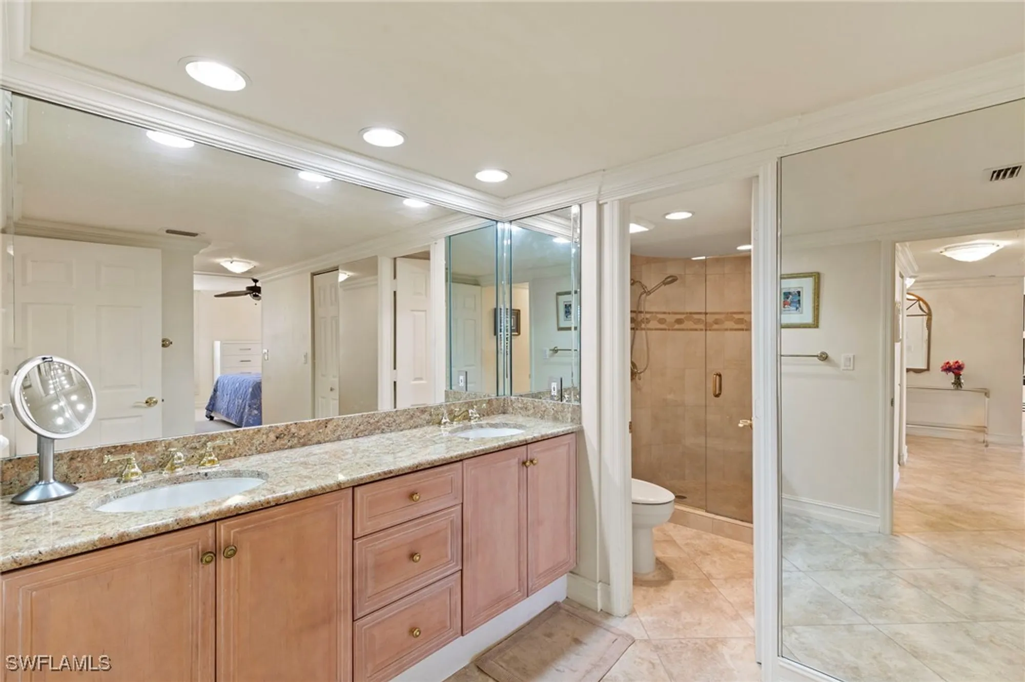 Property Slideshow image 14 of 45 | 3115 gulf shore blvd 501s, Naples, FL, 34103
