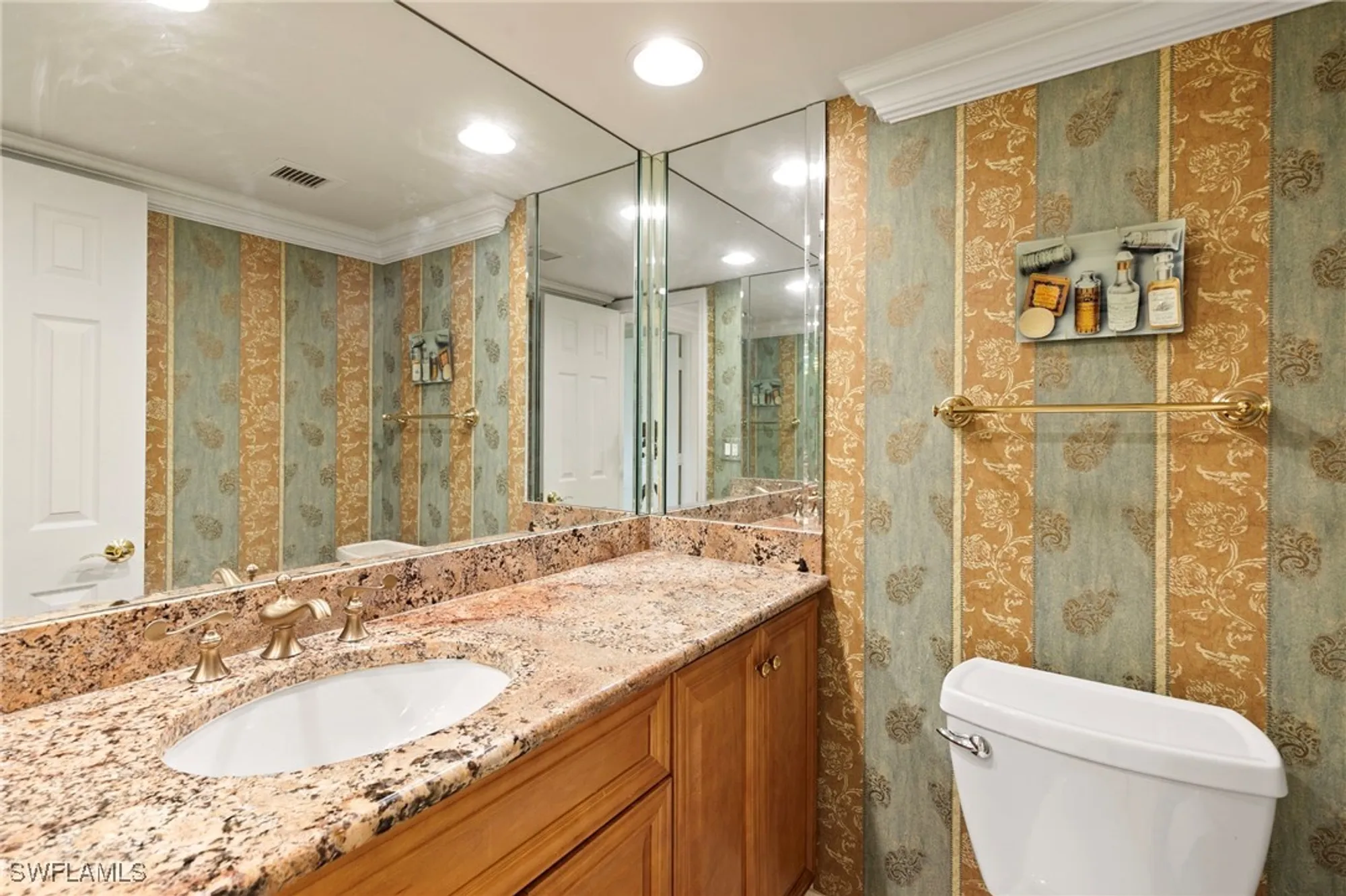 Property Slideshow image 19 of 45 | 3115 gulf shore blvd 501s, Naples, FL, 34103