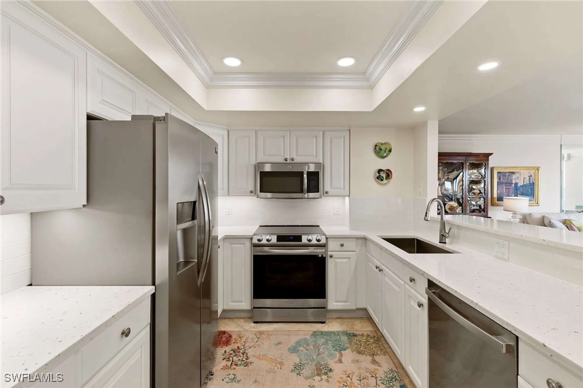 Property Slideshow image 10 of 45 | 3115 gulf shore blvd 501s, Naples, FL, 34103