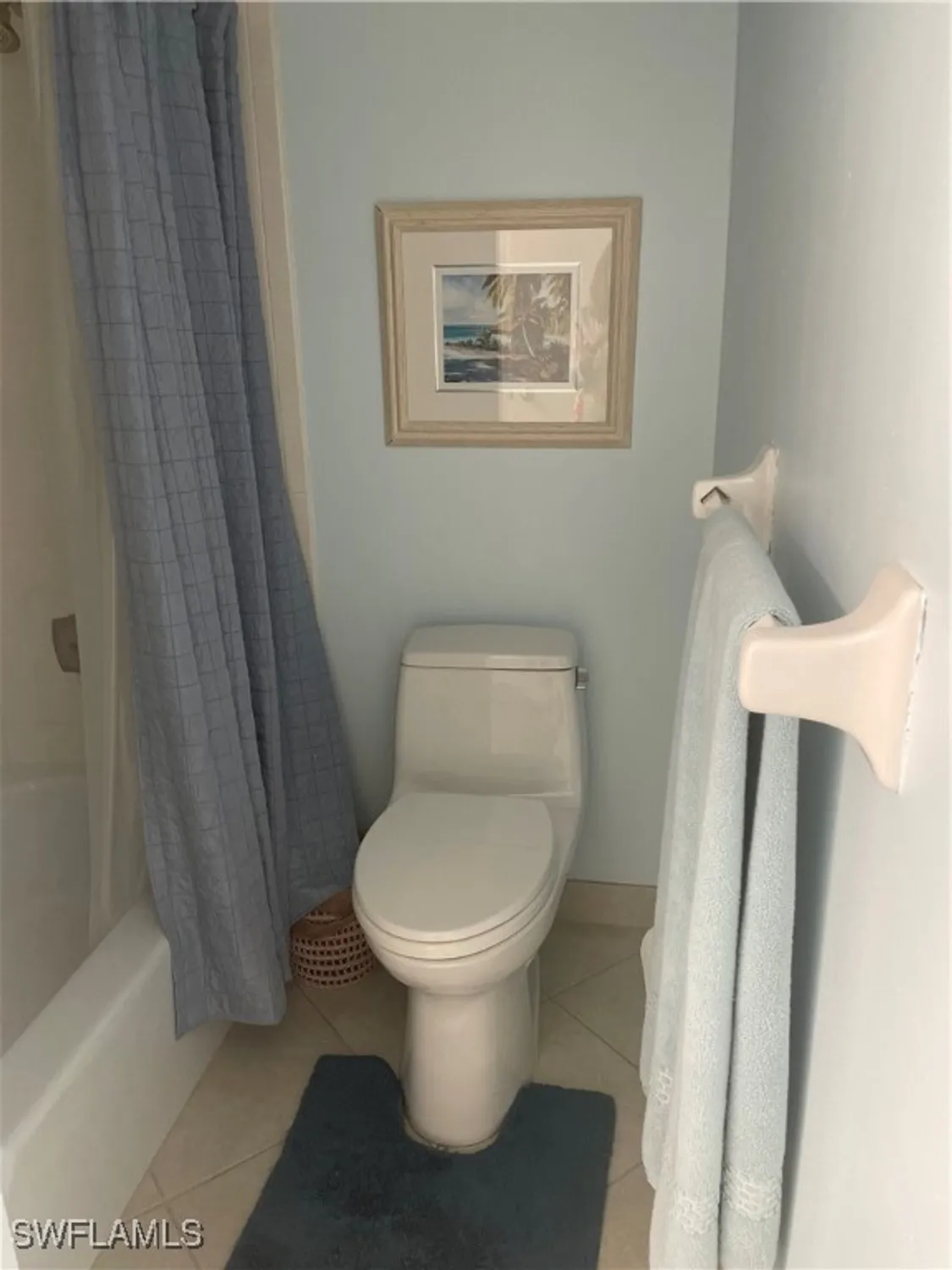 Property Slideshow image 19 of 21 | 3200 gulf shore blvd n blvd 204, Naples, FL, 34103