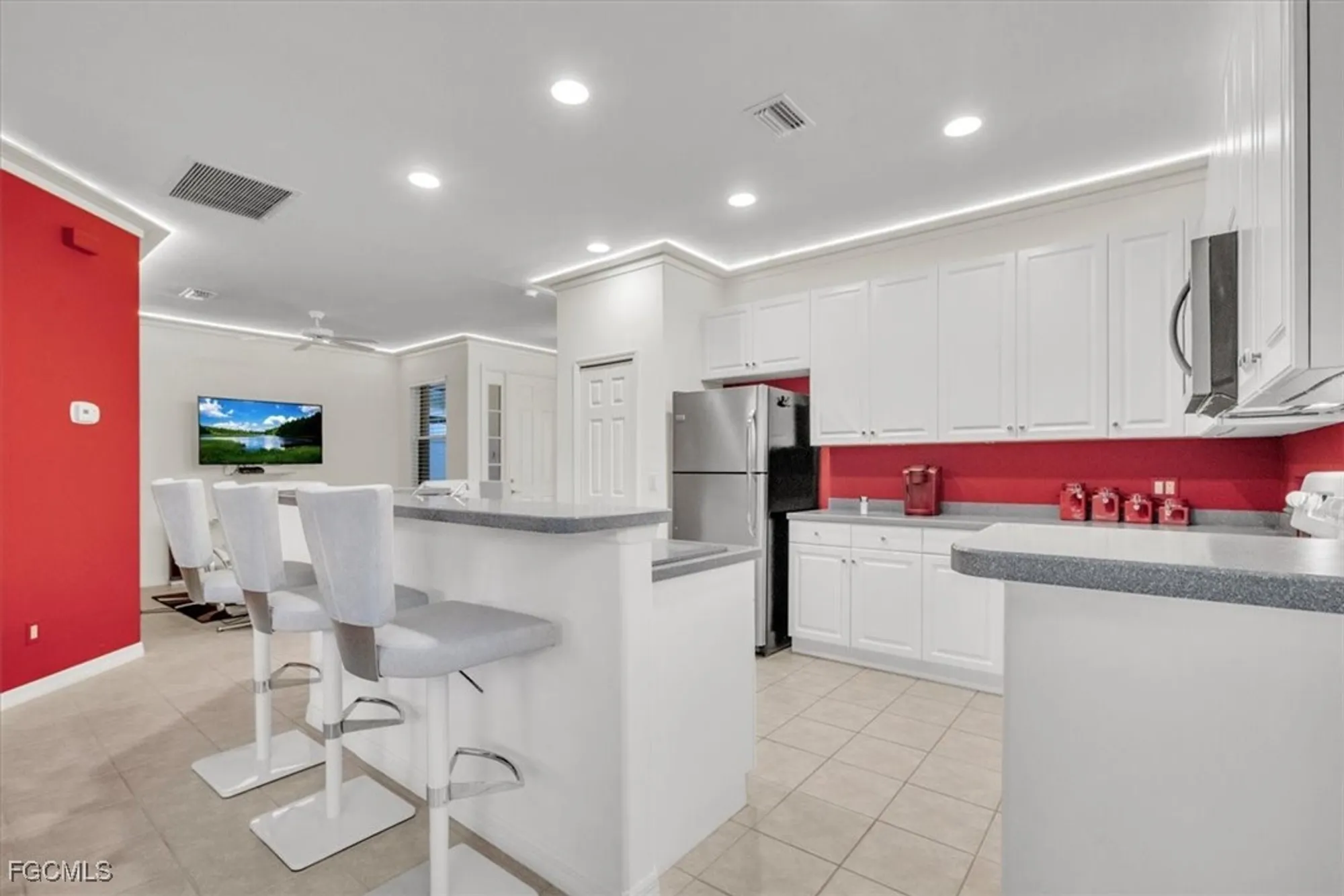 Property Slideshow image 14 of 35 | 10596 avila cir, Fort Myers, FL, 33913