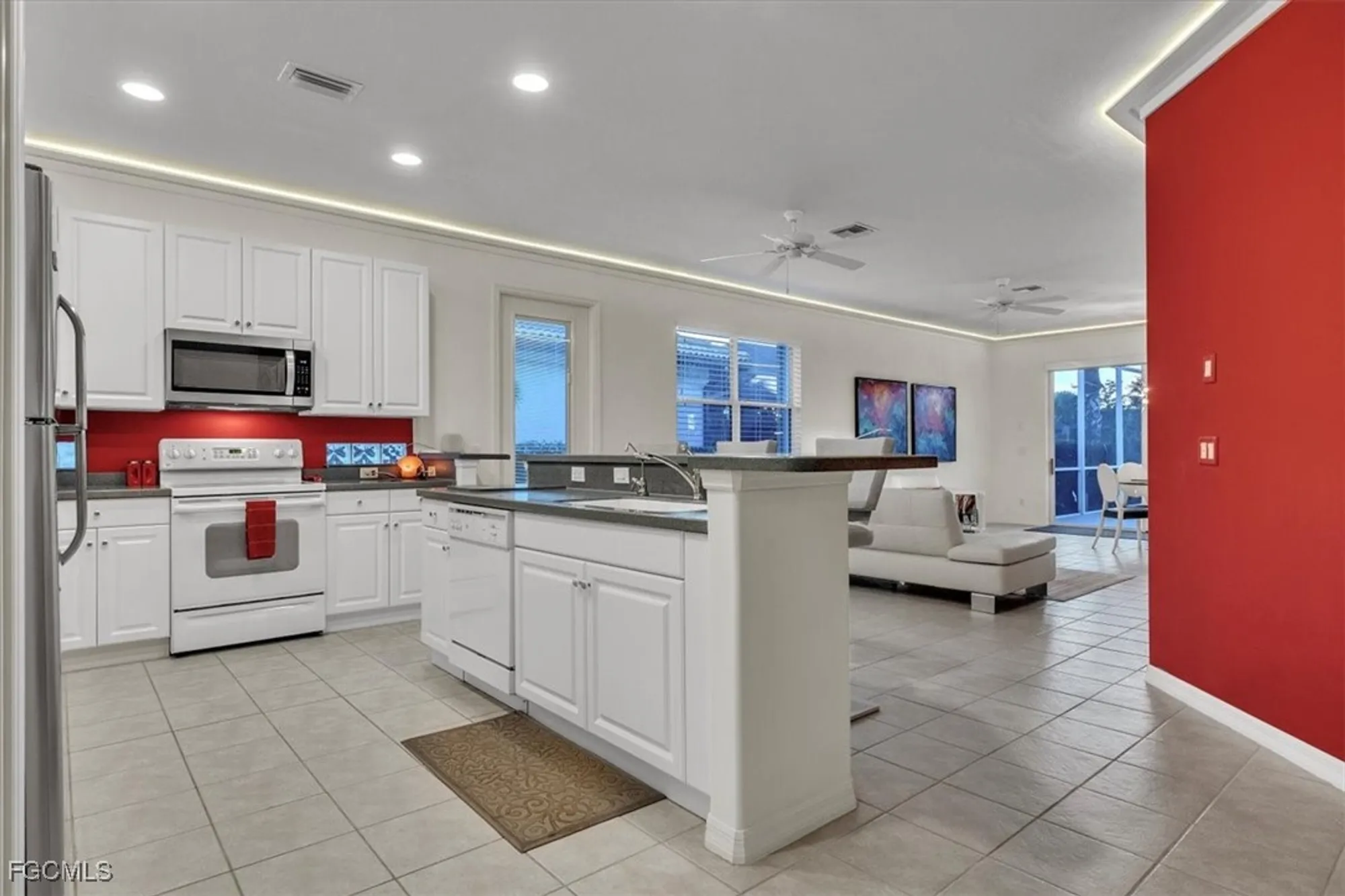 Property Slideshow image 6 of 35 | 10596 avila cir, Fort Myers, FL, 33913