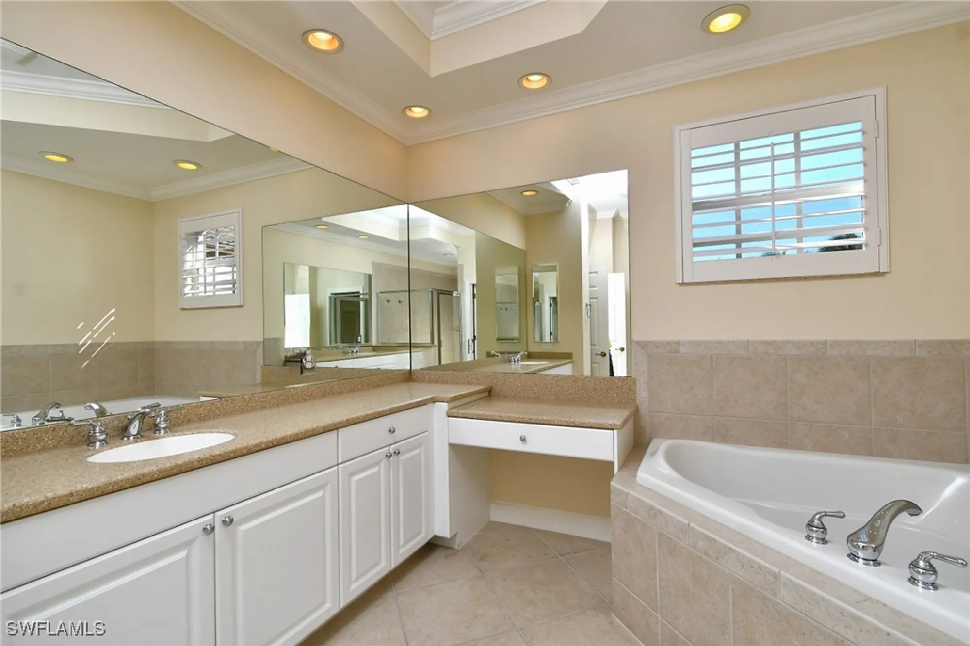 Property Slideshow image 15 of 50 | 8051 players cove dr 202, Naples, FL, 34113