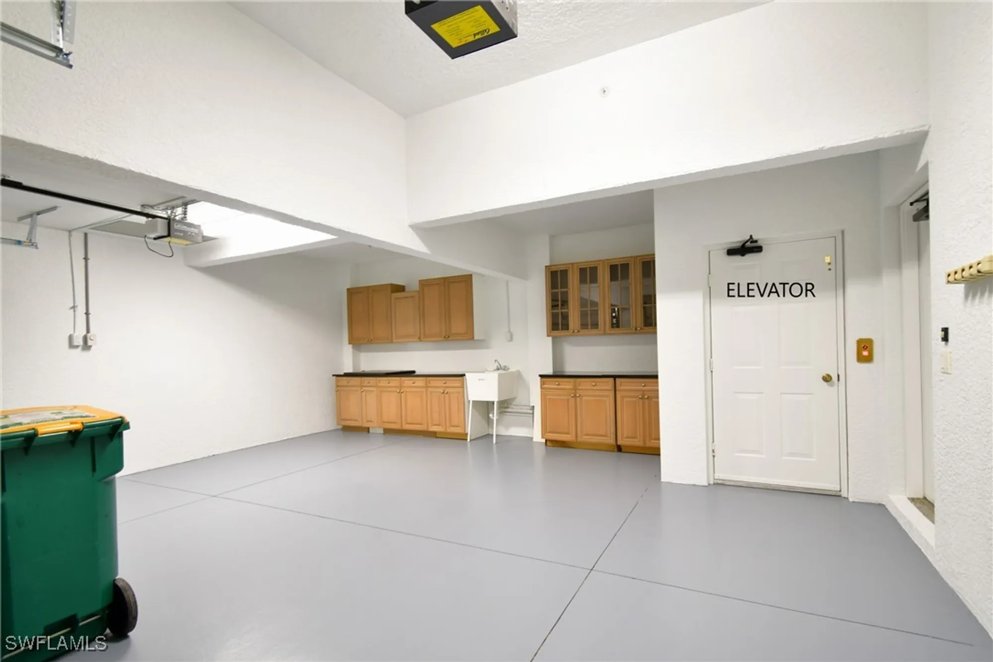 Property Slideshow image 8 of 50 | 8051 players cove dr 202, Naples, FL, 34113