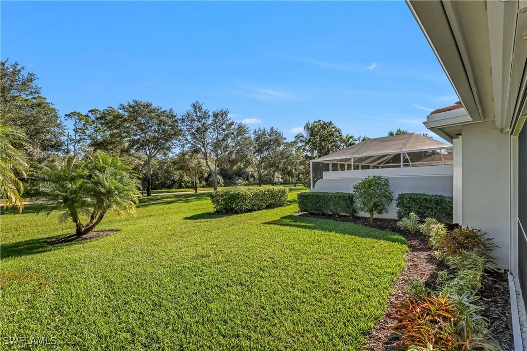 Property Slideshow image 19 of 42 | 7653 rozzini ln, Naples, FL, 34114