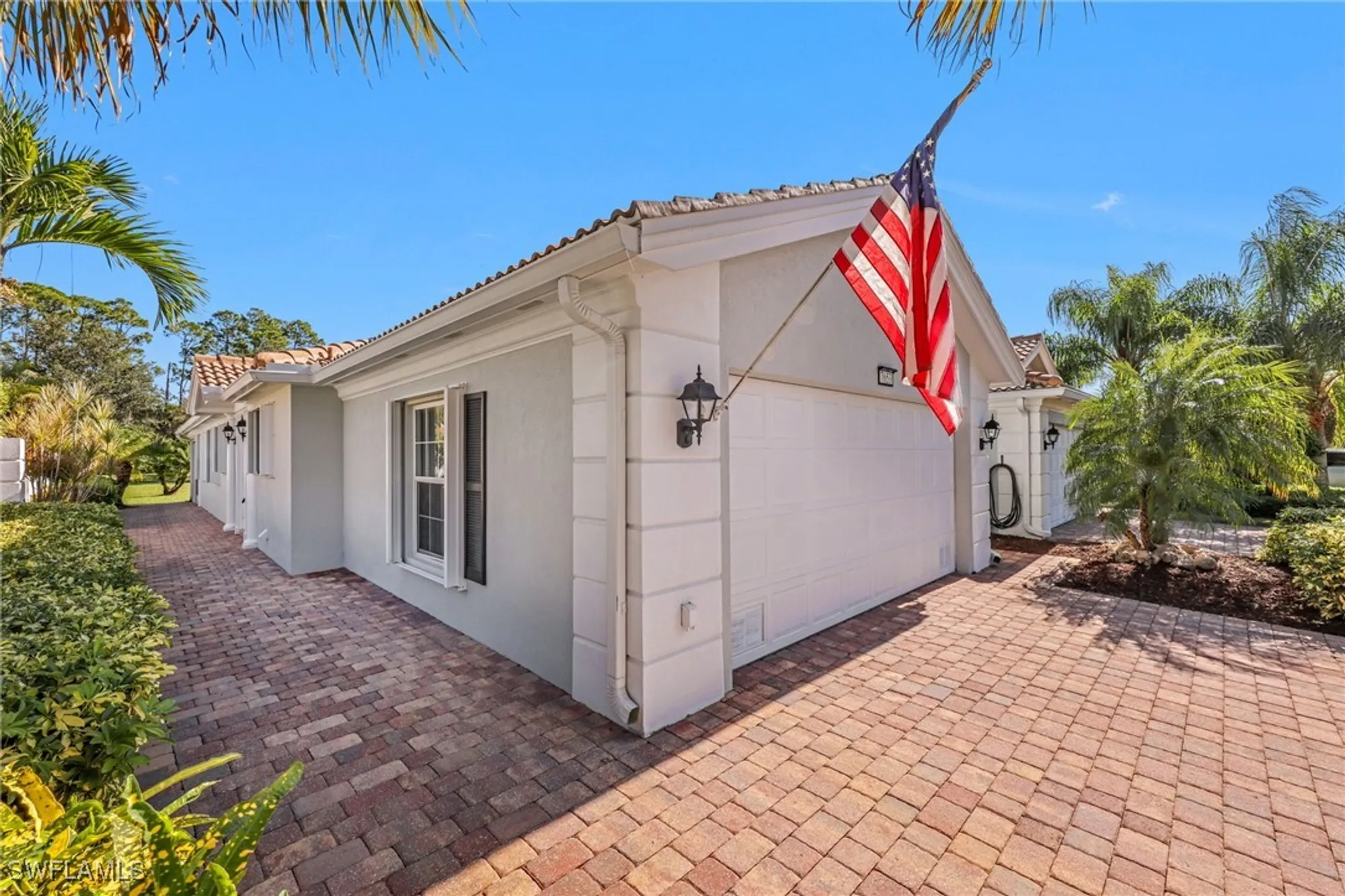 Property Slideshow image 2 of 42 | 7653 rozzini ln, Naples, FL, 34114