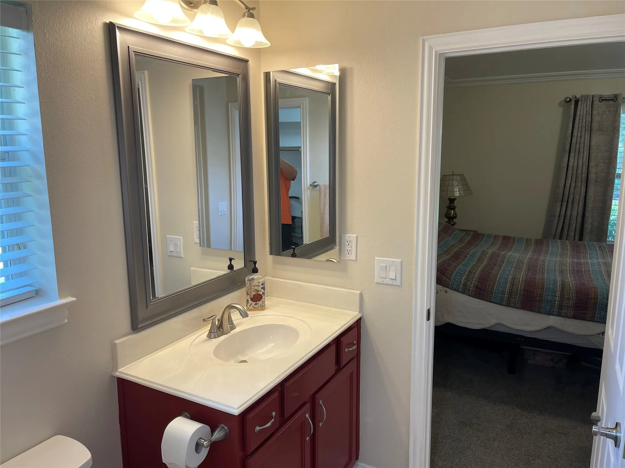 Property Slideshow image 17 of 28 | 9700 applewood trl, Denton, TX, 76207