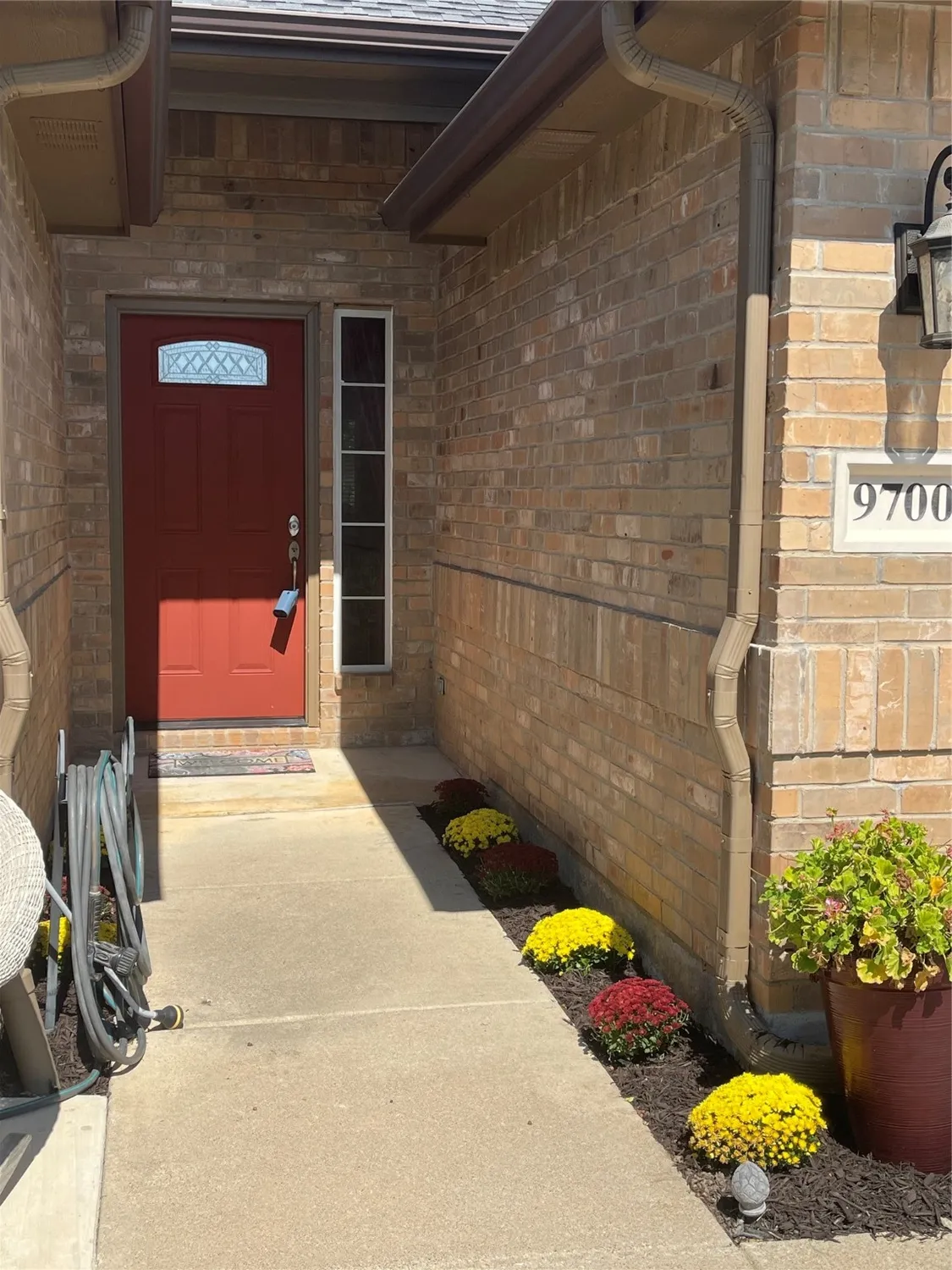 Property Slideshow image 4 of 28 | 9700 applewood trl, Denton, TX, 76207