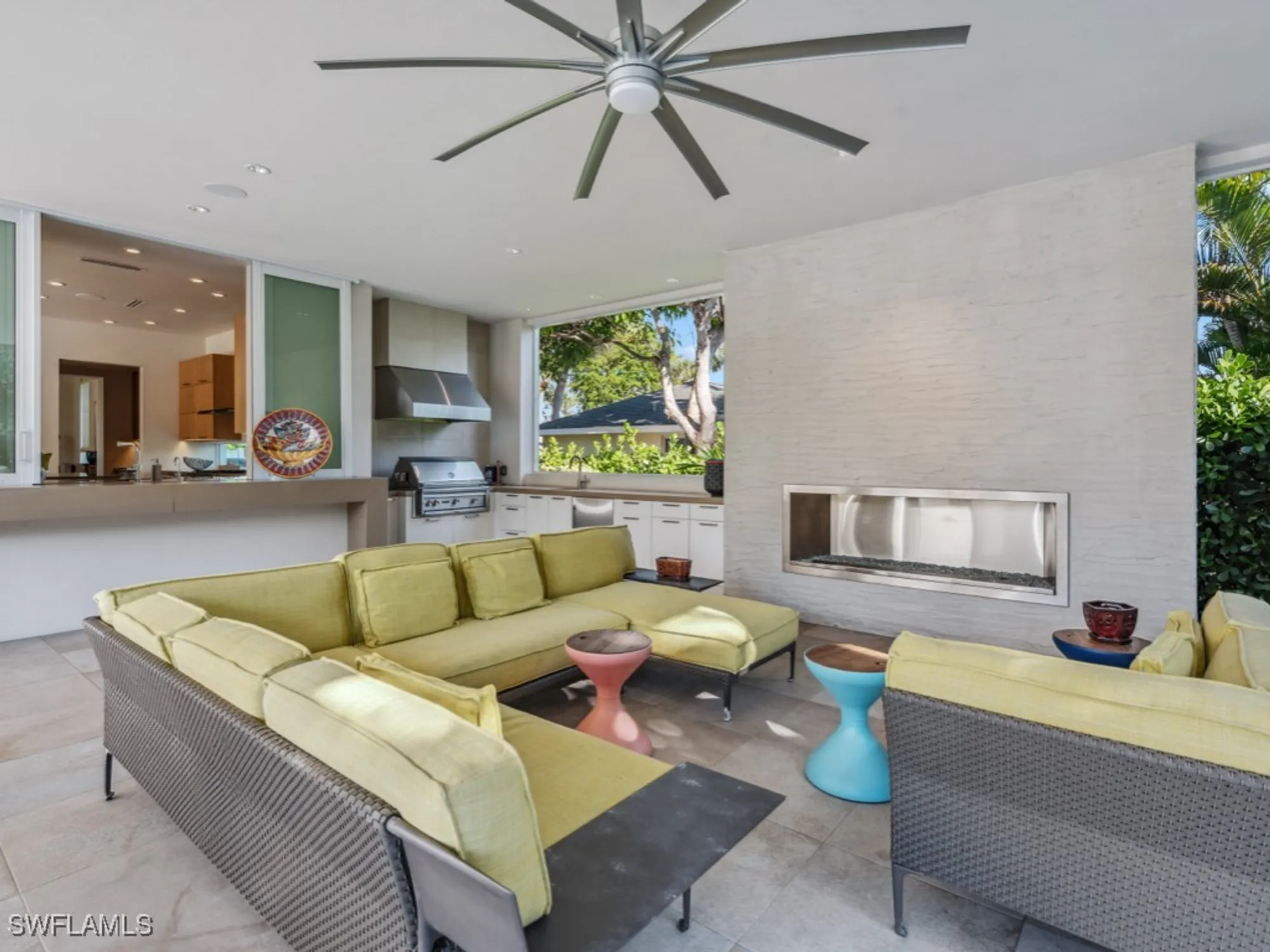 Property Slideshow image 25 of 50 | 440 spinnaker dr, Naples, FL, 34102