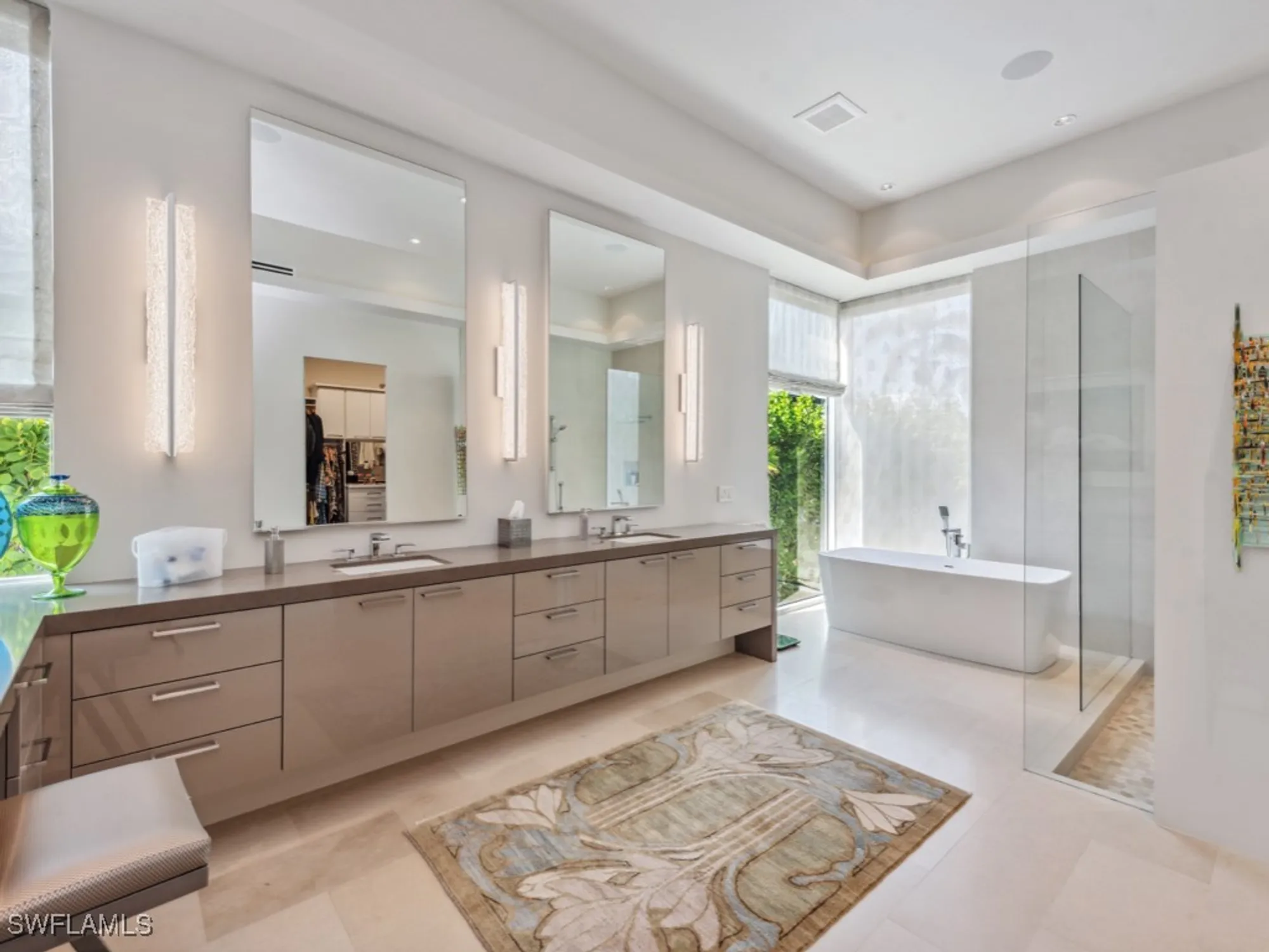 Property Slideshow image 31 of 50 | 440 spinnaker dr, Naples, FL, 34102