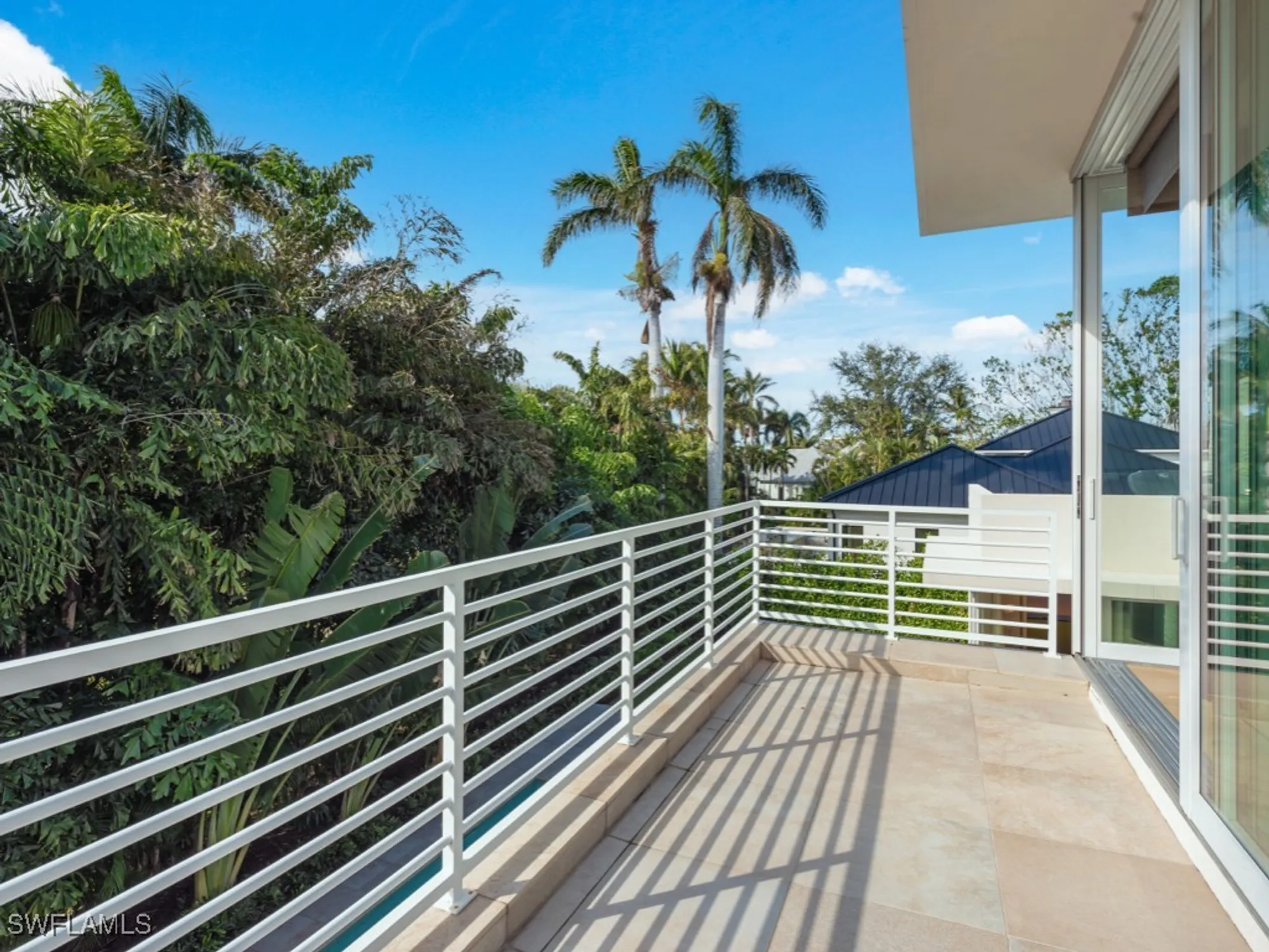 Property Slideshow image 43 of 50 | 440 spinnaker dr, Naples, FL, 34102