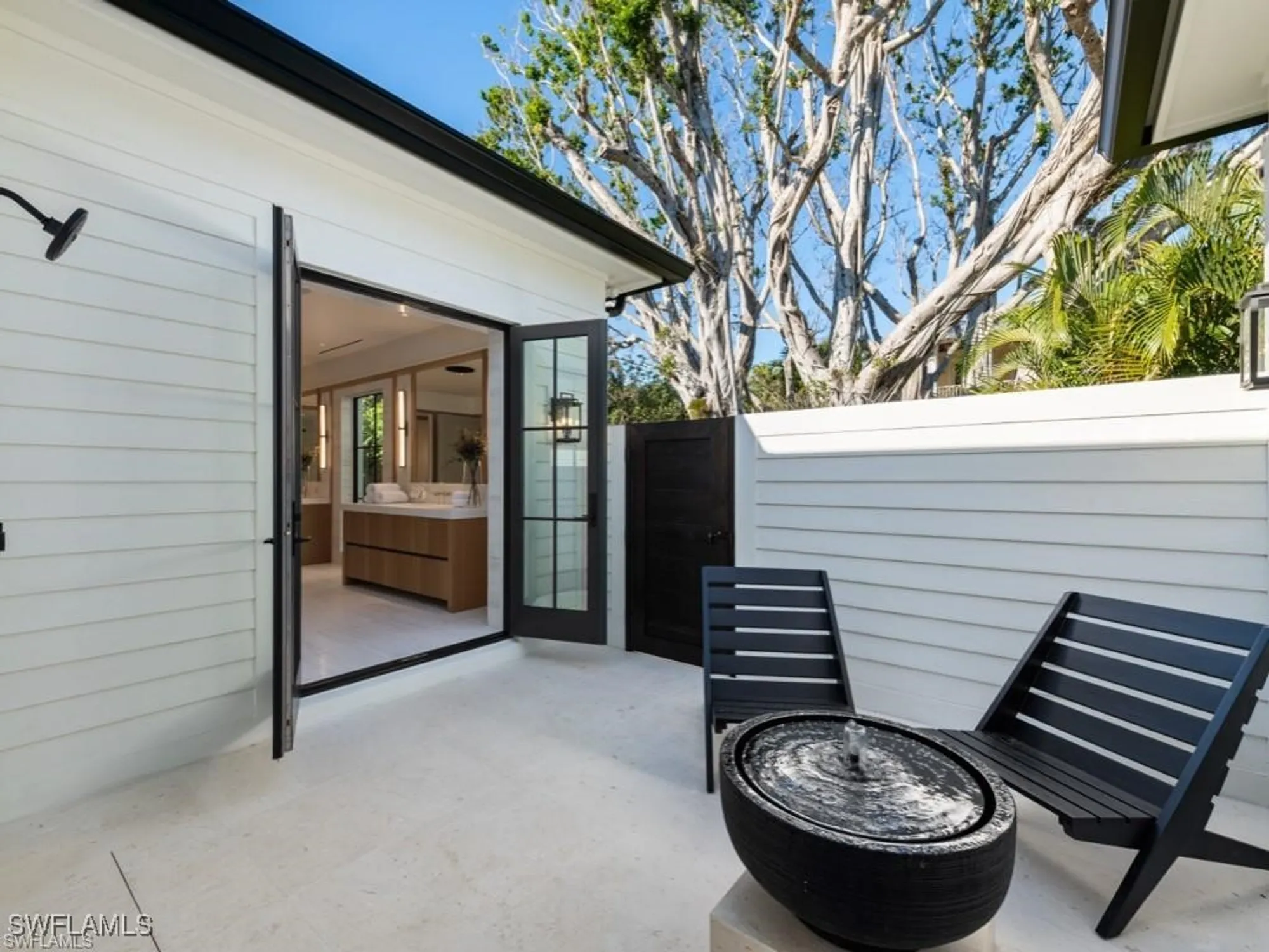 Property Slideshow image 24 of 50 | 424 spinnaker dr, Naples, FL, 34102