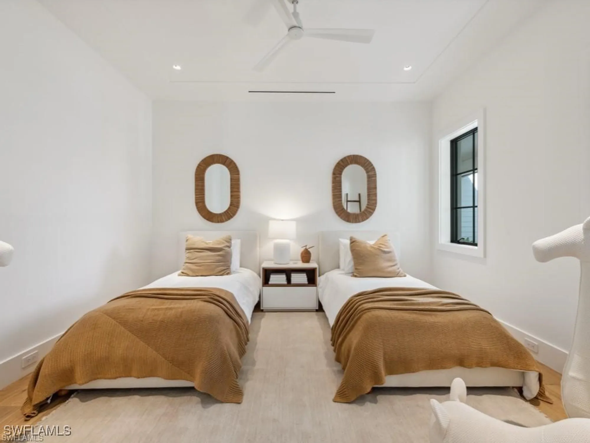 Property Slideshow image 39 of 50 | 424 spinnaker dr, Naples, FL, 34102