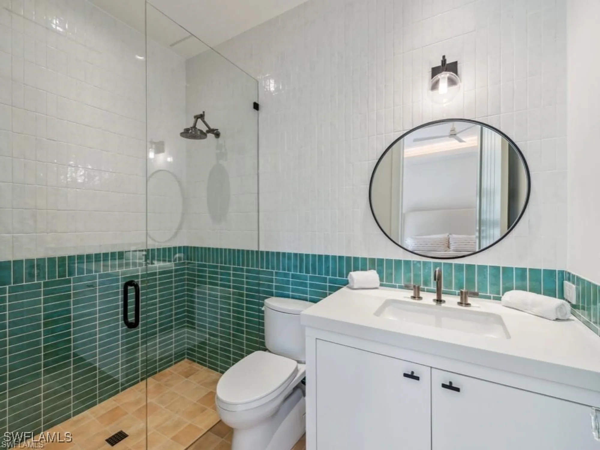 Property Slideshow image 33 of 50 | 424 spinnaker dr, Naples, FL, 34102