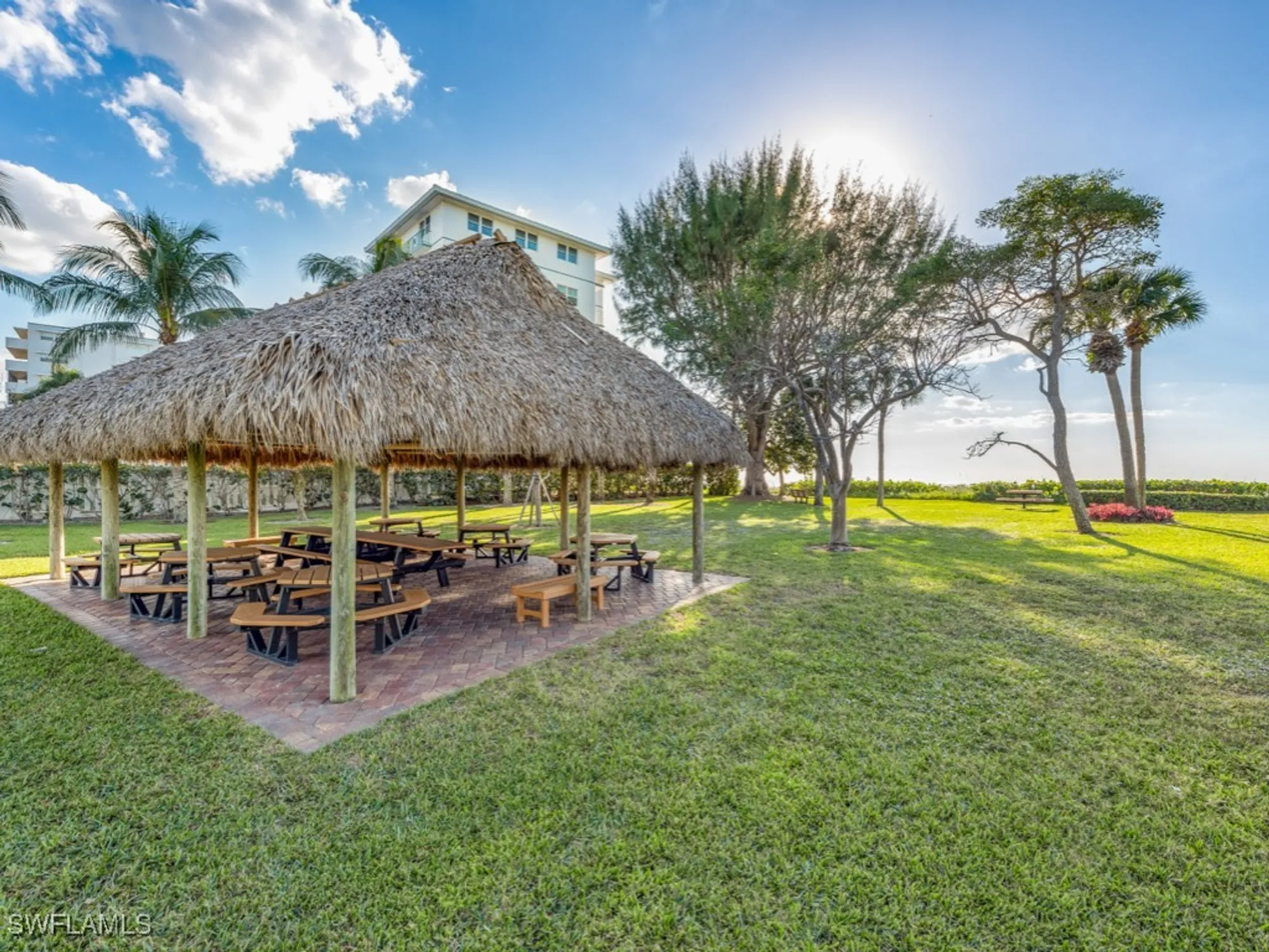 Property Slideshow image 47 of 50 | 424 spinnaker dr, Naples, FL, 34102