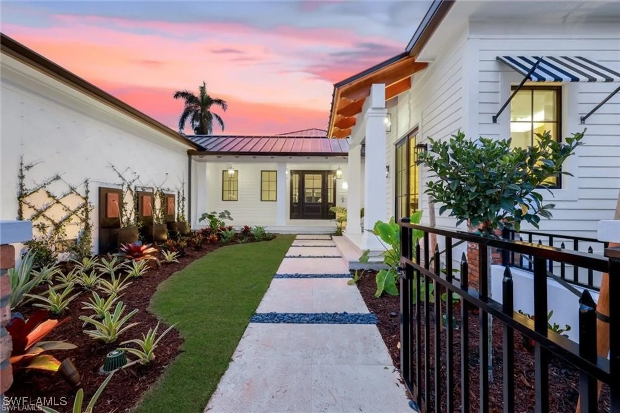 Property Slideshow image 49 of 50 | 424 spinnaker dr, Naples, FL, 34102