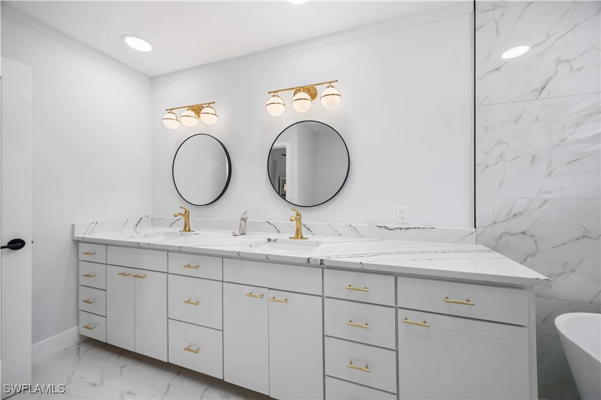 Property Slideshow image 23 of 35 | 588 tierra mar ln # 23, Naples, FL, 34108