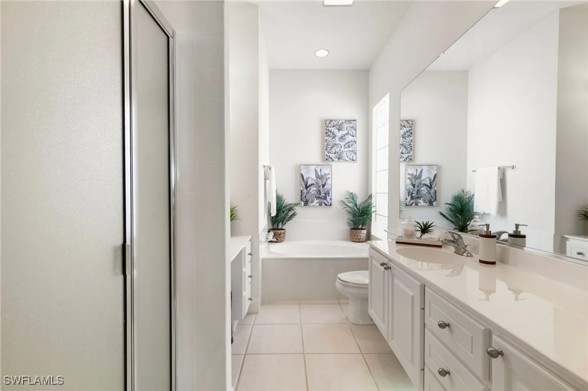 Property Slideshow image 20 of 49 | 3812 valentia way, Naples, FL, 34119