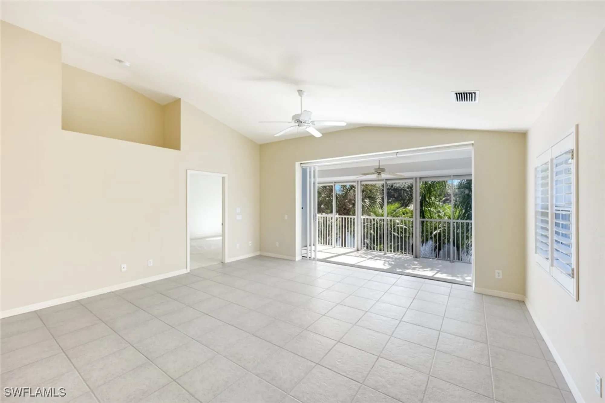 Property Slideshow image 9 of 20 | 6210 reserve cir 504, Naples, FL, 34119