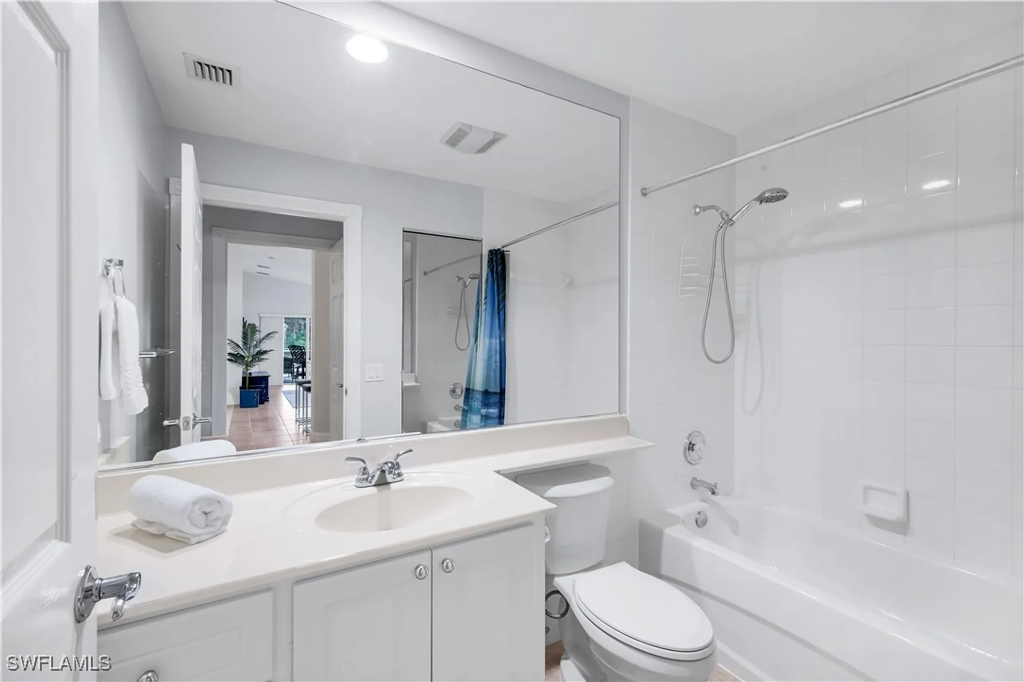 Property Slideshow image 16 of 44 | 28245 islet trl, Bonita Springs, FL, 34135