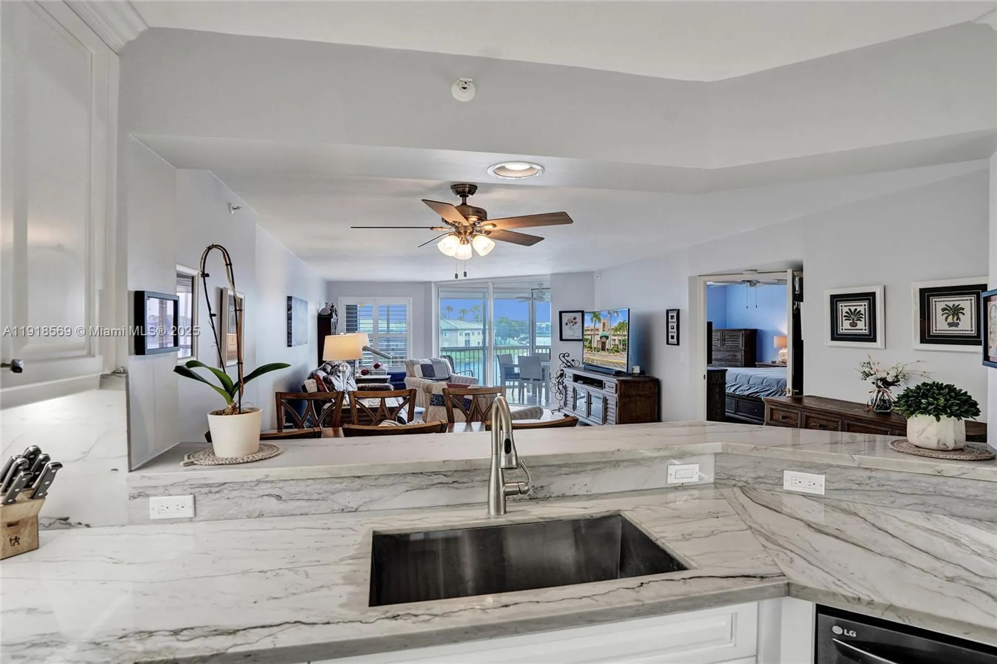Property Slideshow image 14 of 41 | 7760 granville dr # 303, Tamarac, FL, 33321