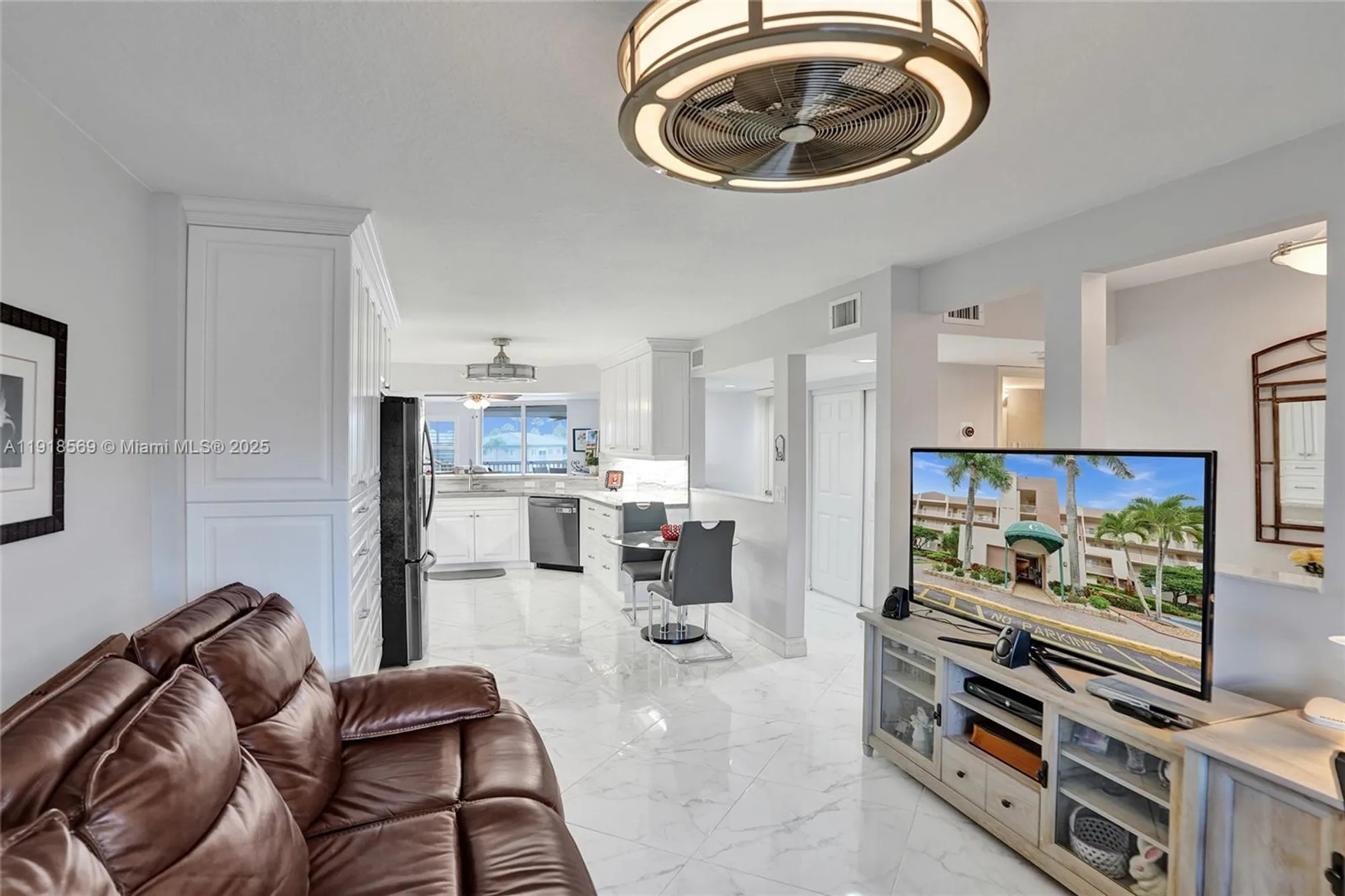 Property Slideshow image 10 of 41 | 7760 granville dr # 303, Tamarac, FL, 33321