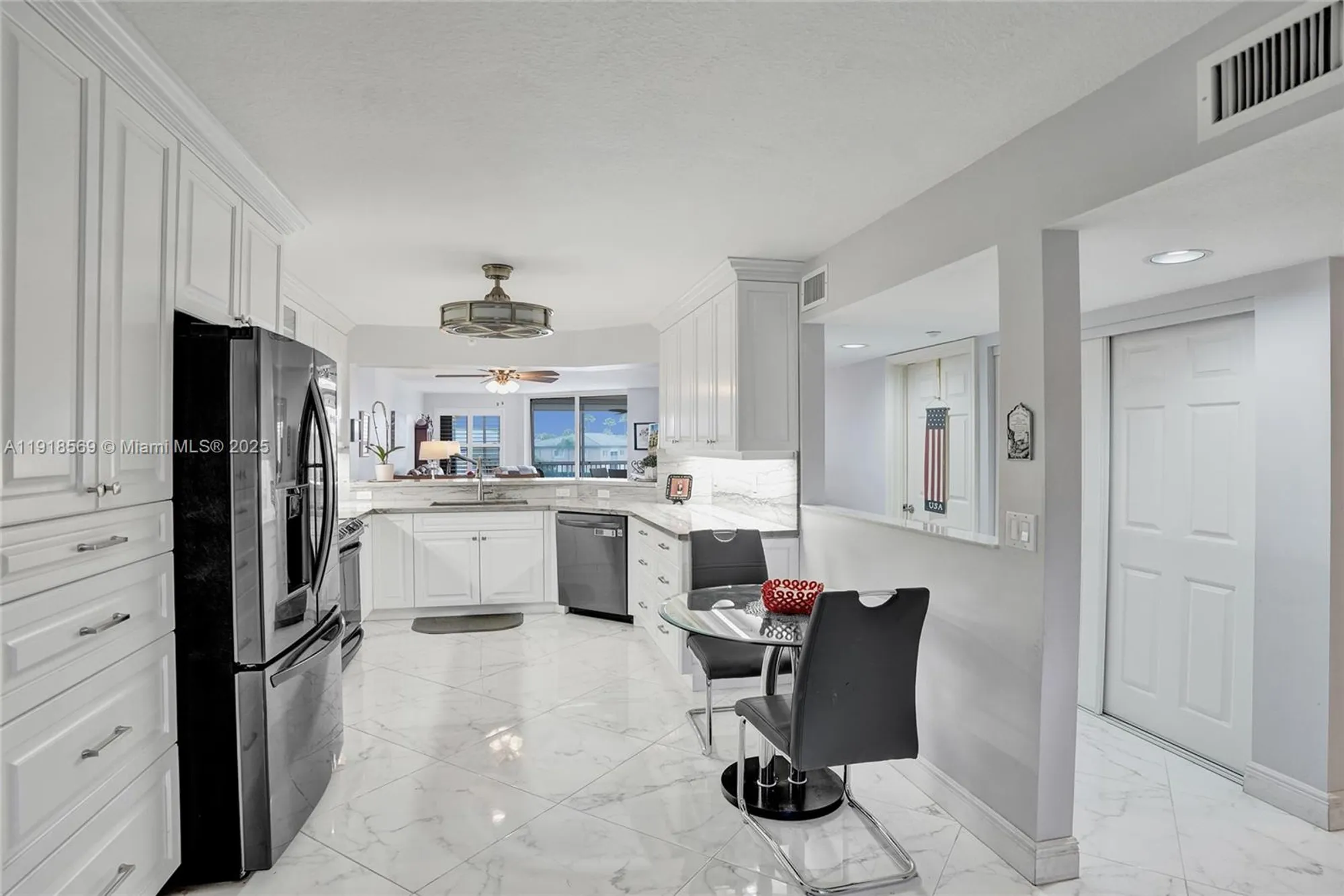 Property Slideshow image 12 of 41 | 7760 granville dr # 303, Tamarac, FL, 33321