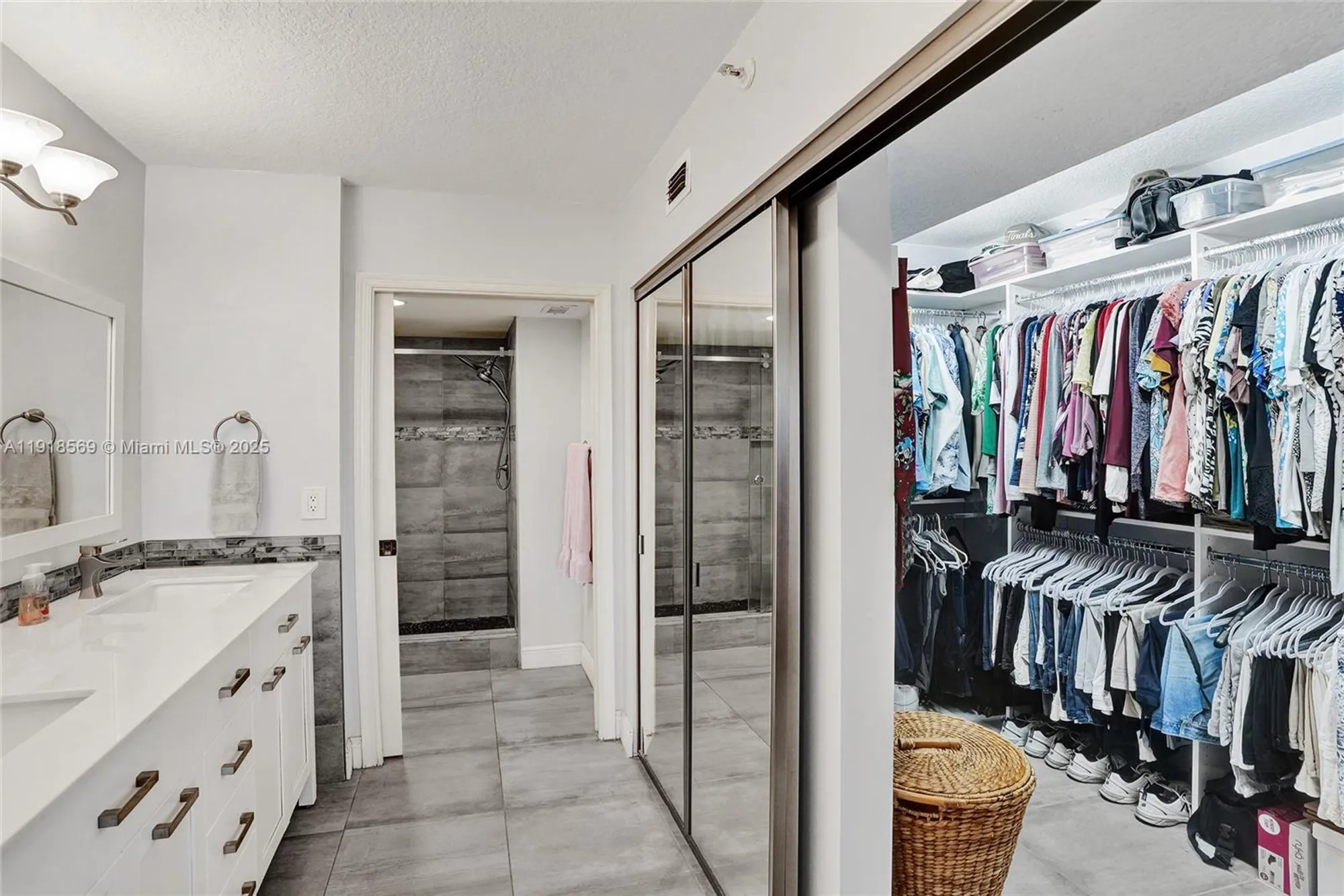 Property Slideshow image 26 of 41 | 7760 granville dr # 303, Tamarac, FL, 33321