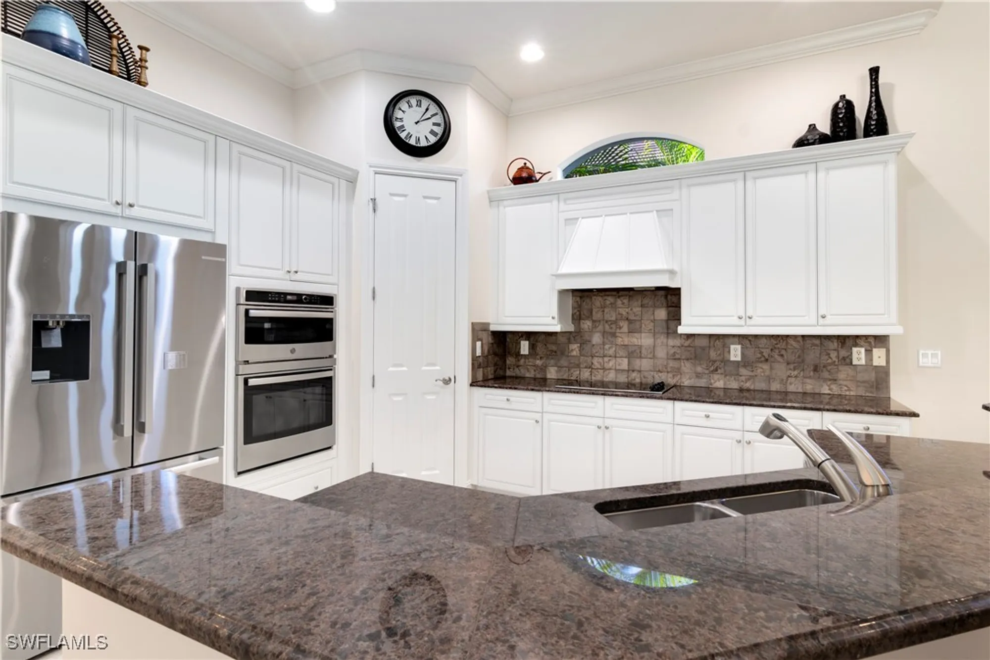 Property Slideshow image 10 of 45 | 8986 shenendoah cir, Naples, FL, 34113