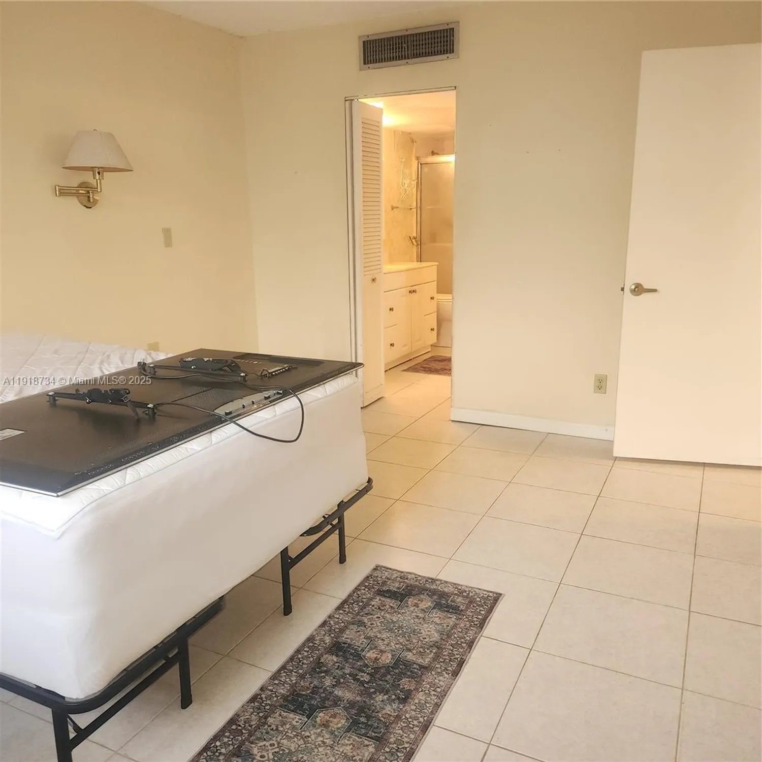 Property Slideshow image 10 of 21 | 5800 nw 64th ave apt 108, Tamarac, FL, 33319