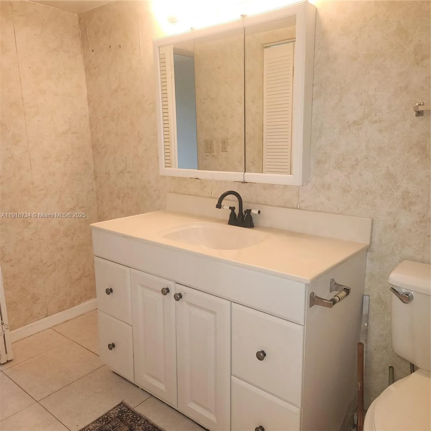 Property Slideshow image 12 of 21 | 5800 nw 64th ave apt 108, Tamarac, FL, 33319