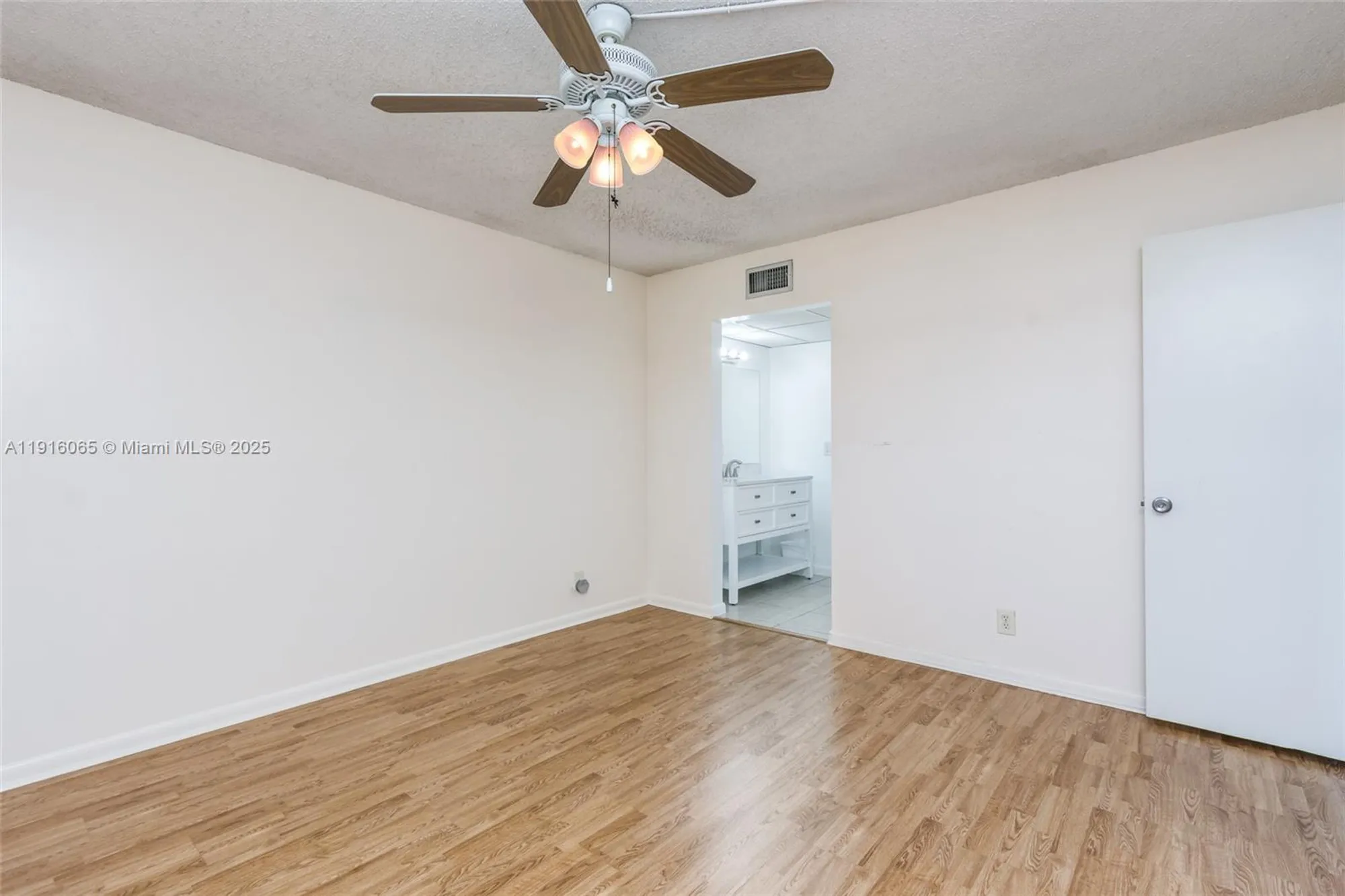 Property Slideshow image 10 of 18 | 7887 golf circle dr 106, Margate, FL, 33063