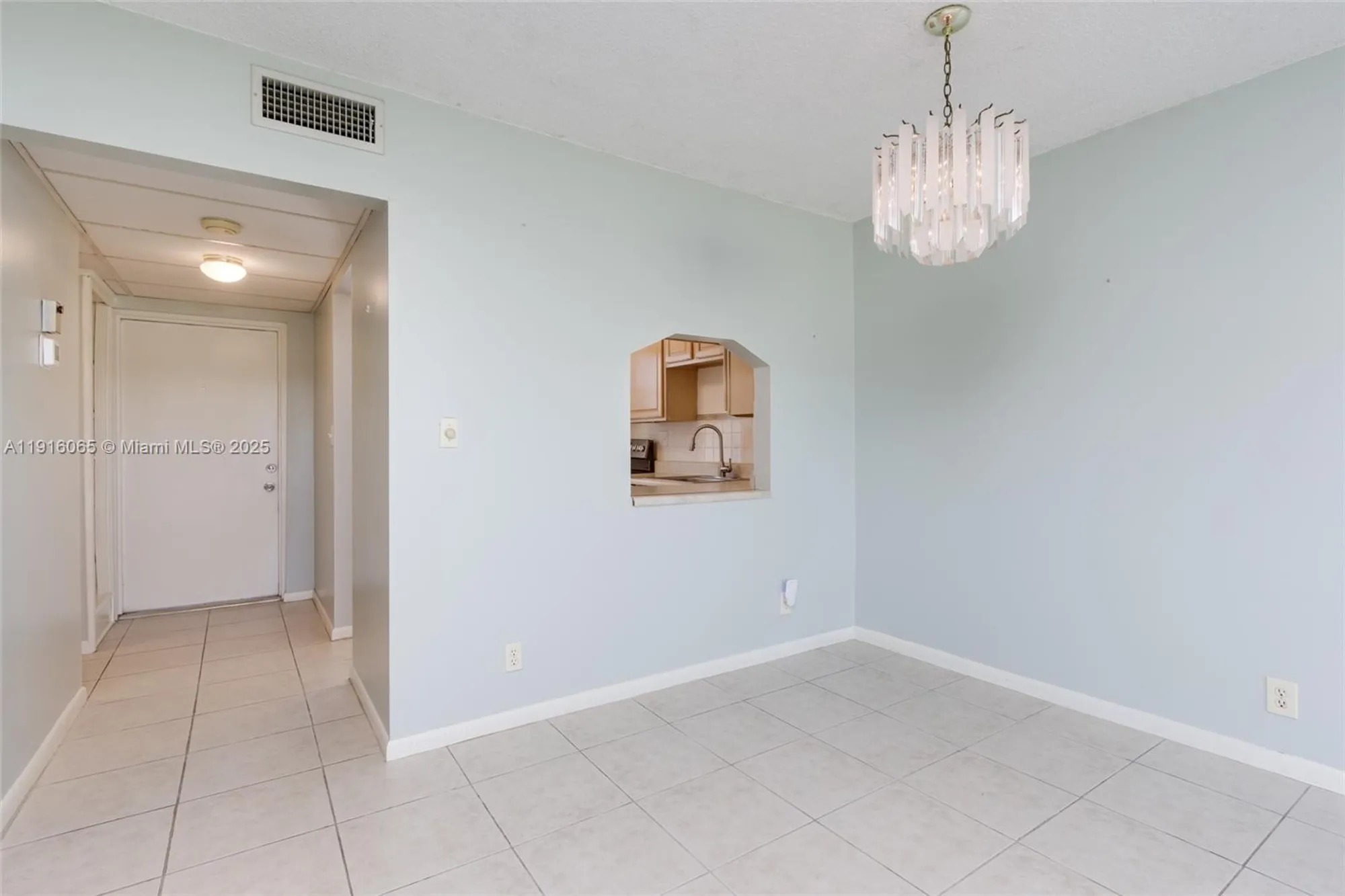 Property Slideshow image 7 of 18 | 7887 golf circle dr 106, Margate, FL, 33063
