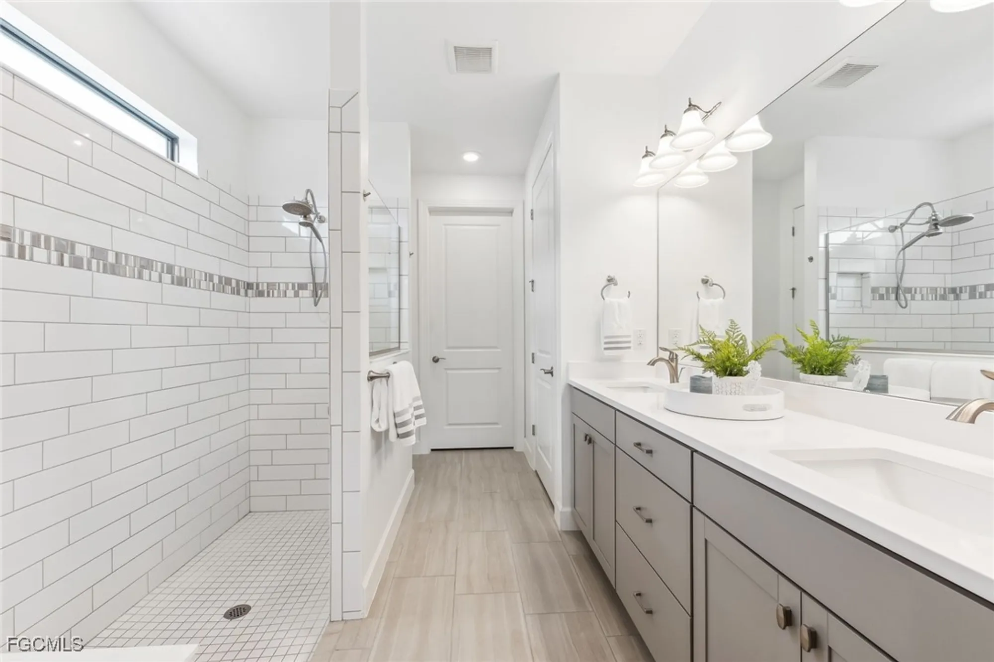 Property Slideshow image 24 of 43 | 12279 sussex st, Fort Myers, FL, 33913