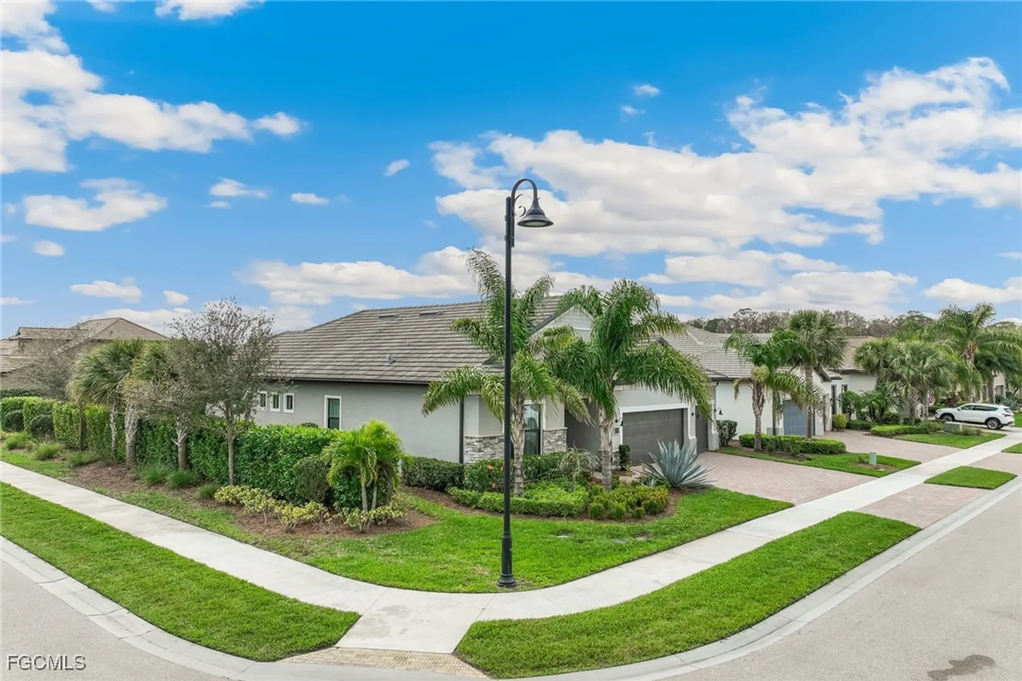 Property Slideshow image 5 of 43 | 12279 sussex st, Fort Myers, FL, 33913
