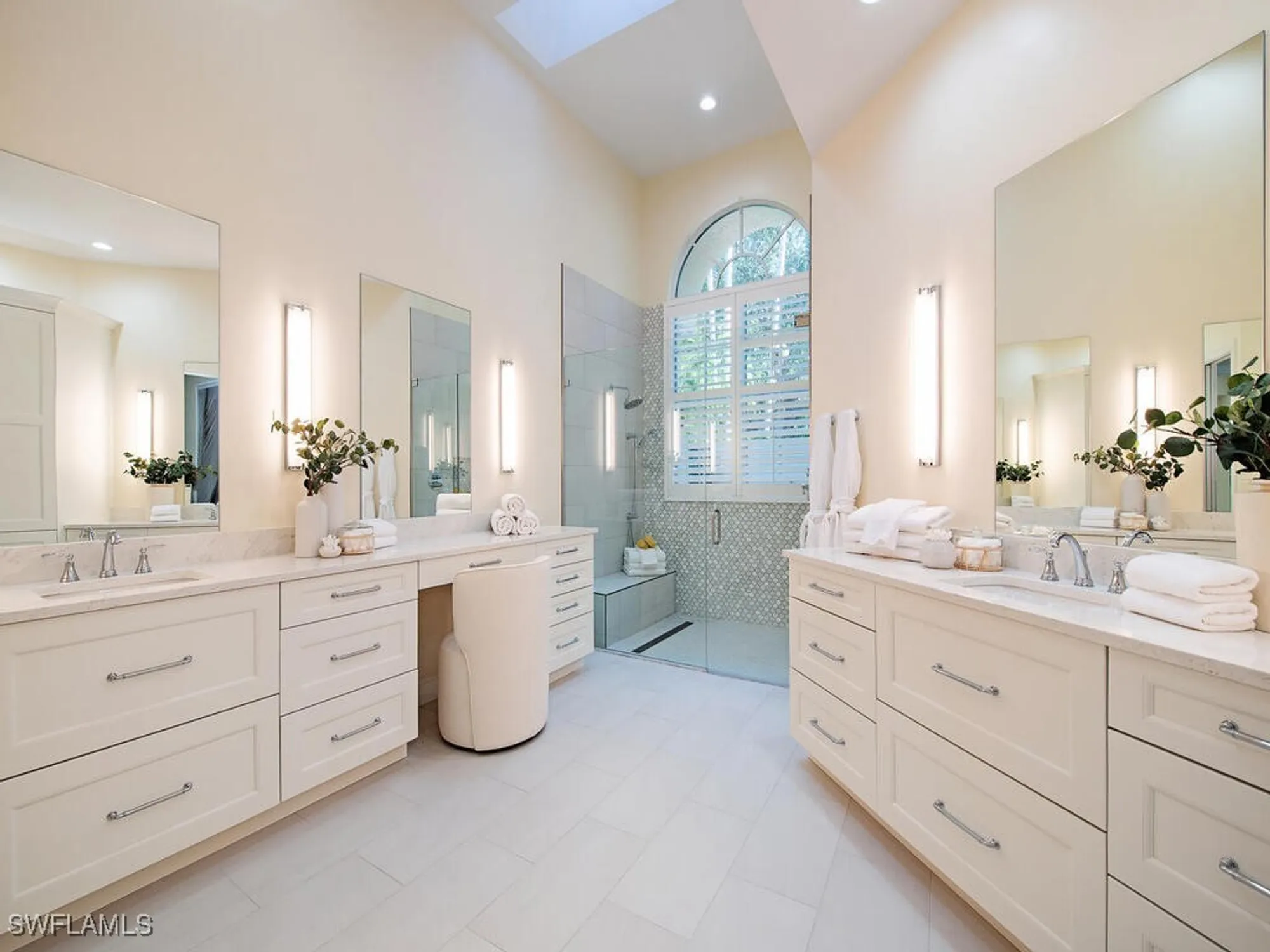 Property Slideshow image 14 of 35 | 7817 vizcaya way, Naples, FL, 34108
