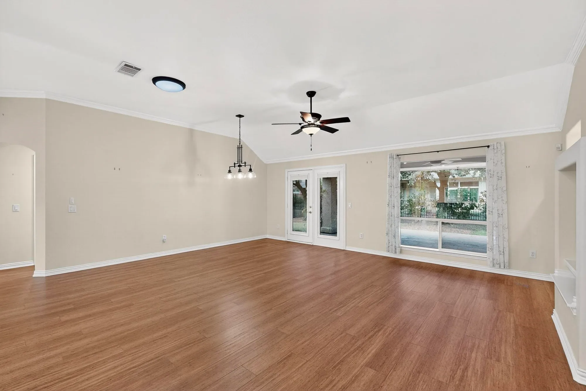 Property Slideshow image 14 of 40 | 9516 grandview dr, Denton, TX, 76207