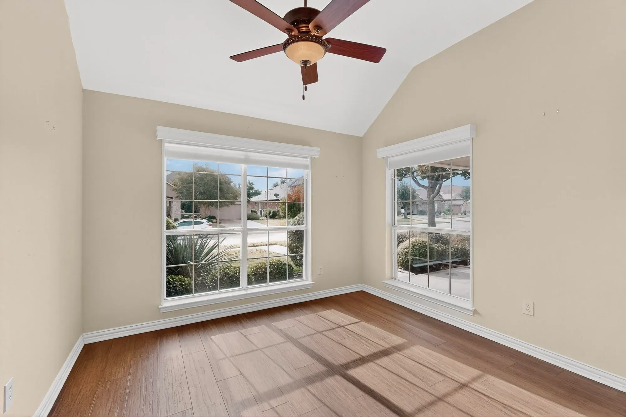 Property Slideshow image 16 of 40 | 9516 grandview dr, Denton, TX, 76207