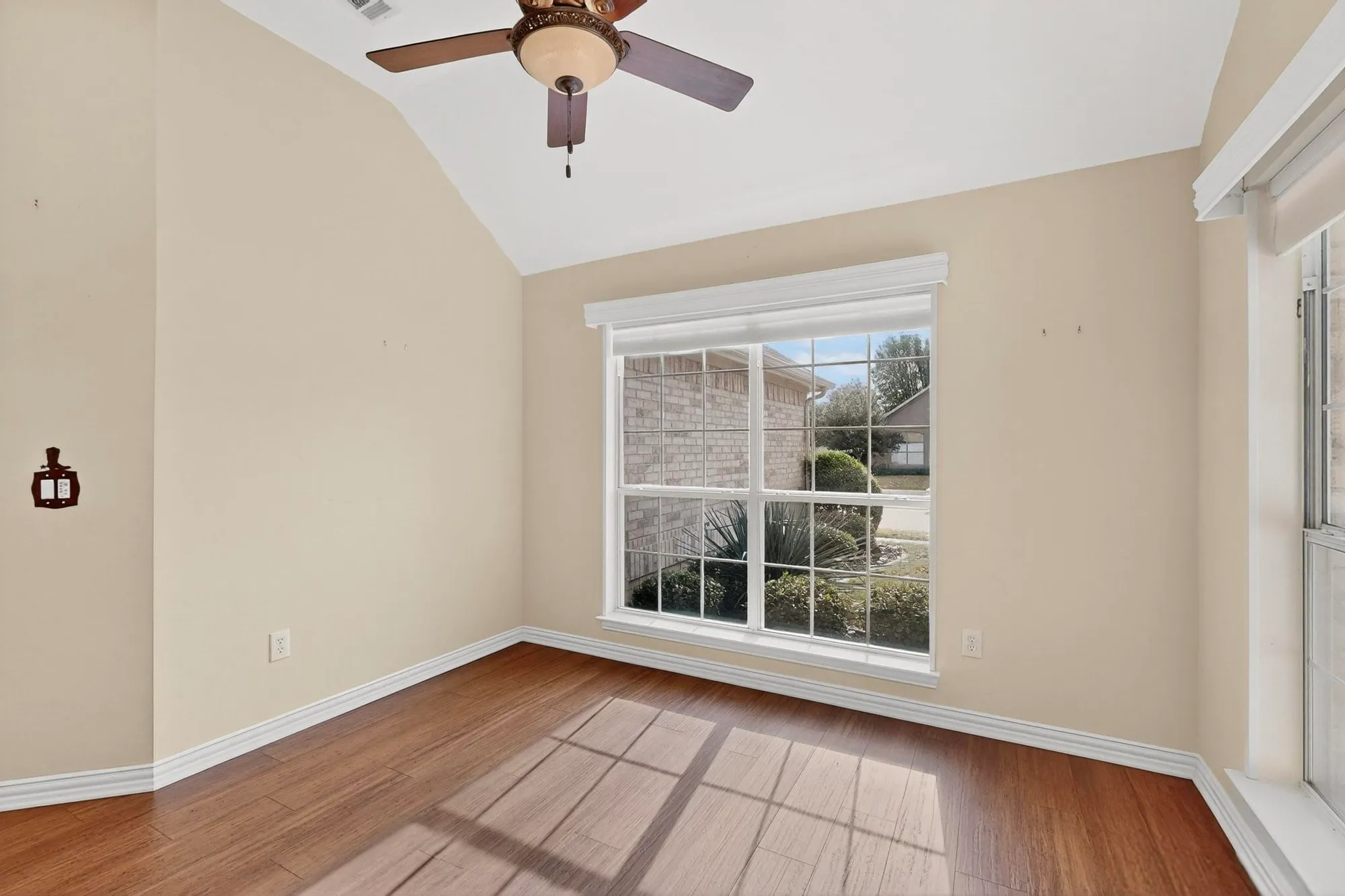 Property Slideshow image 17 of 40 | 9516 grandview dr, Denton, TX, 76207