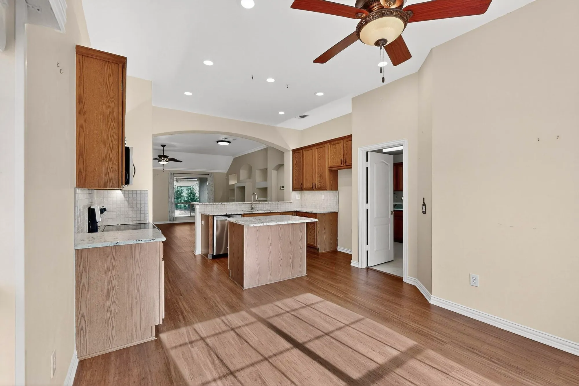 Property Slideshow image 18 of 40 | 9516 grandview dr, Denton, TX, 76207