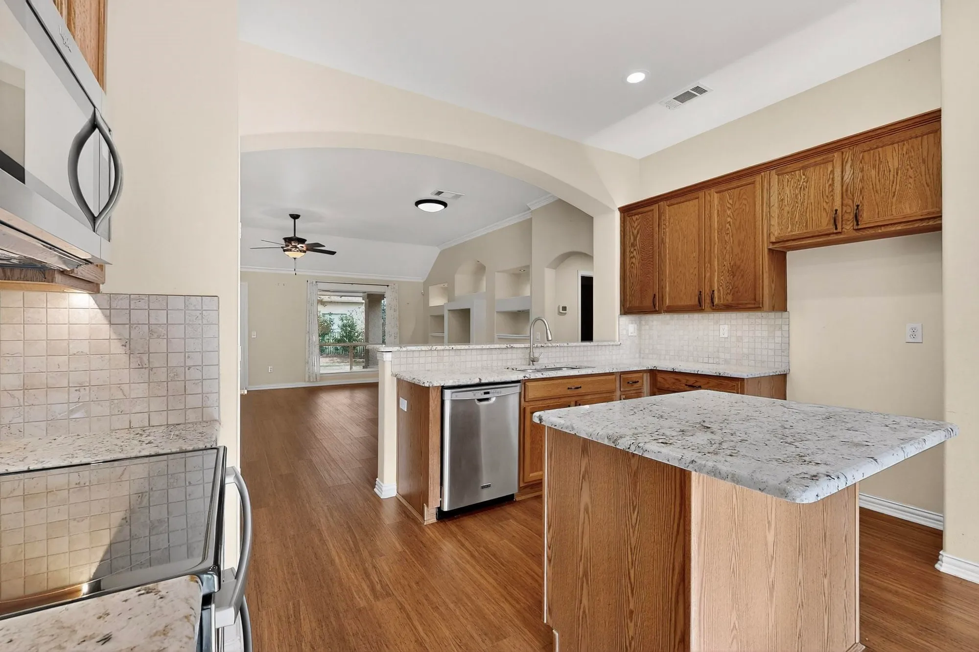 Property Slideshow image 19 of 40 | 9516 grandview dr, Denton, TX, 76207